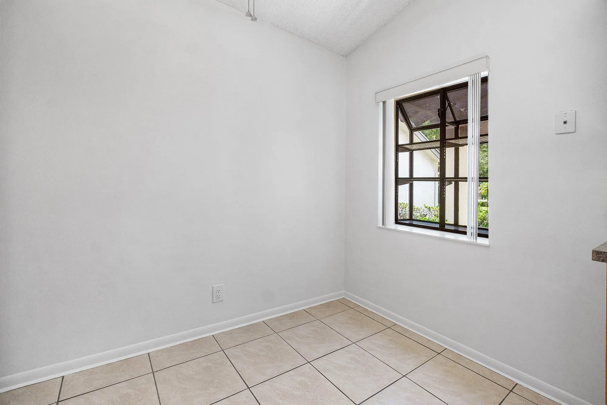 Property Slideshow image 12 of 40 | 4932 boxwood cir, Boynton Beach, FL, 33436