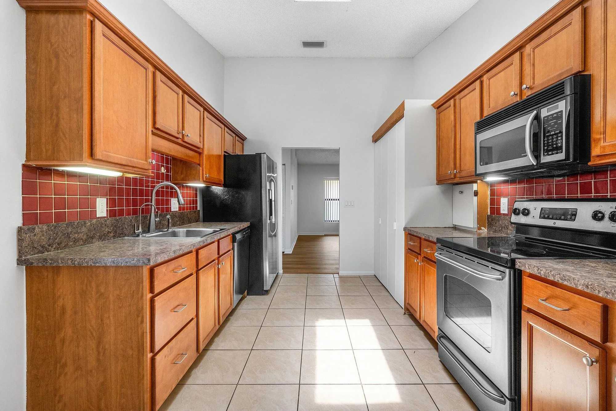 Property Slideshow image 13 of 40 | 4932 boxwood cir, Boynton Beach, FL, 33436