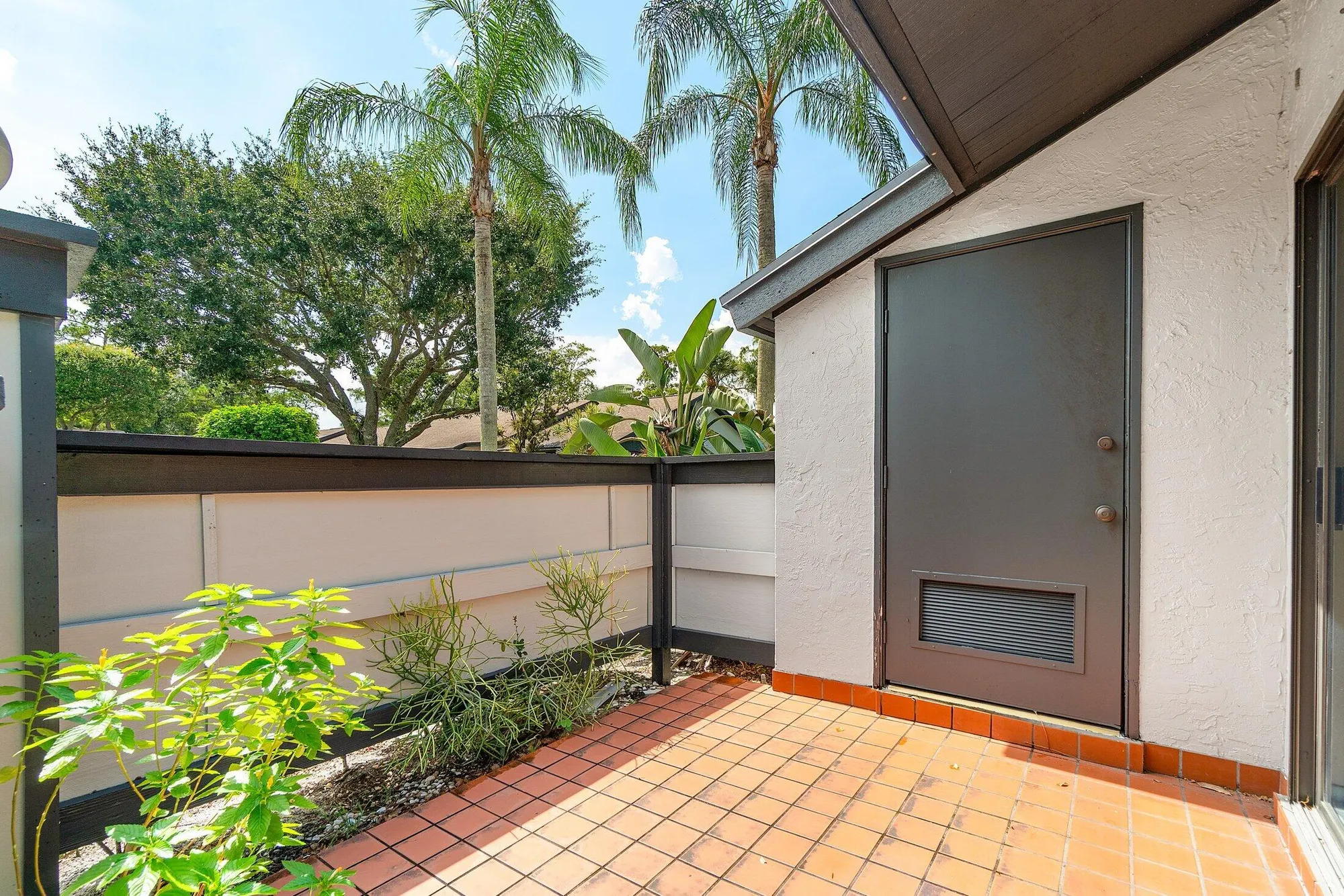 Property Slideshow image 5 of 28 | 476 lynbrook ct, Royal Palm Beach, FL, 33411