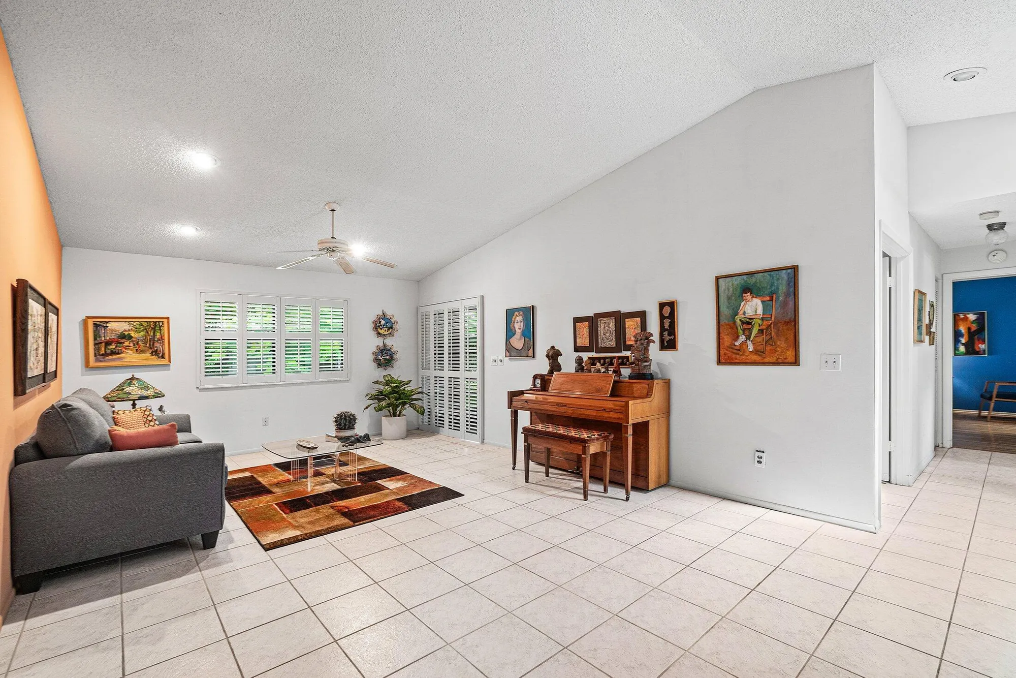 Property Slideshow image 13 of 28 | 476 lynbrook ct, Royal Palm Beach, FL, 33411