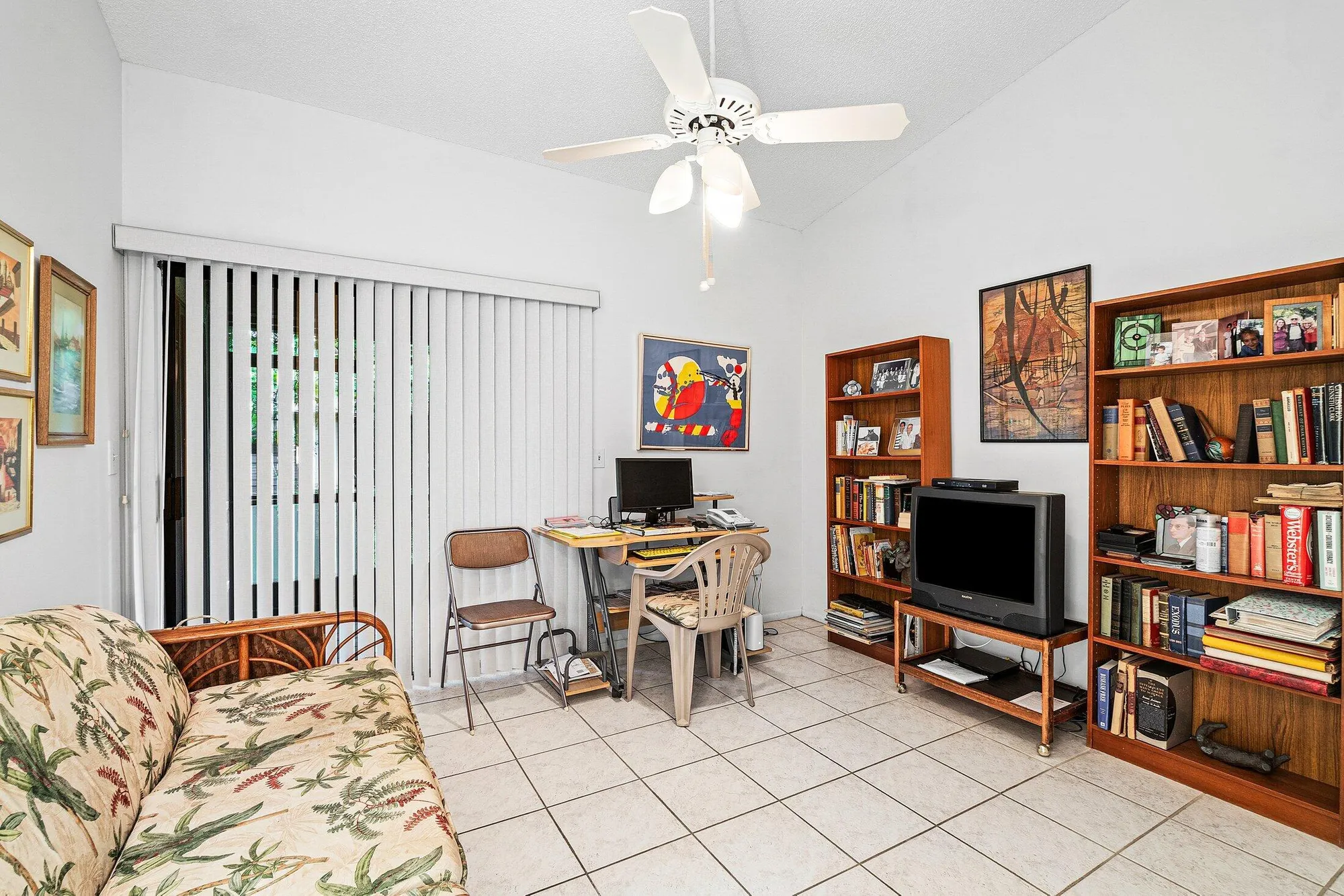 Property Slideshow image 16 of 28 | 476 lynbrook ct, Royal Palm Beach, FL, 33411