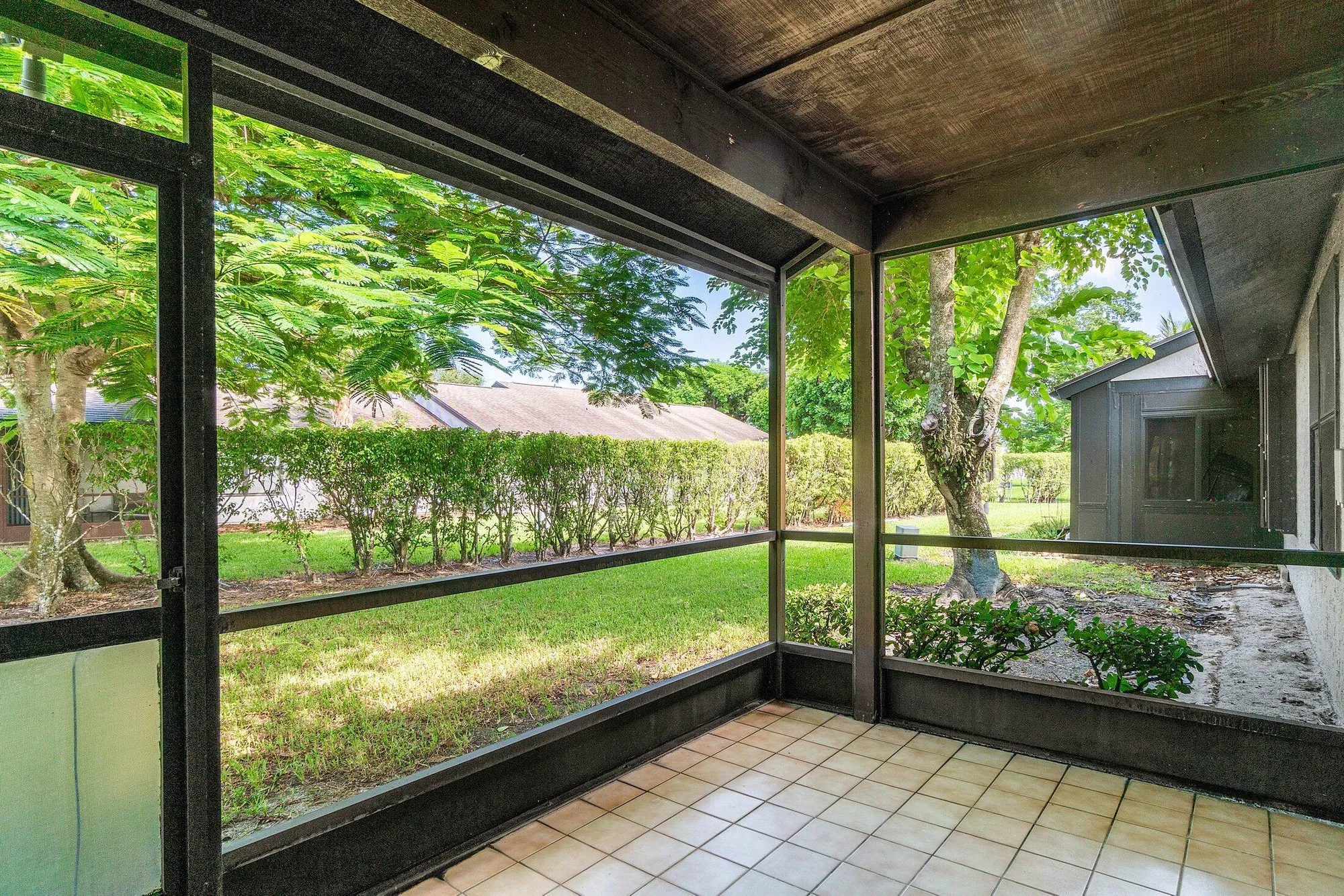 Property Slideshow image 22 of 28 | 476 lynbrook ct, Royal Palm Beach, FL, 33411