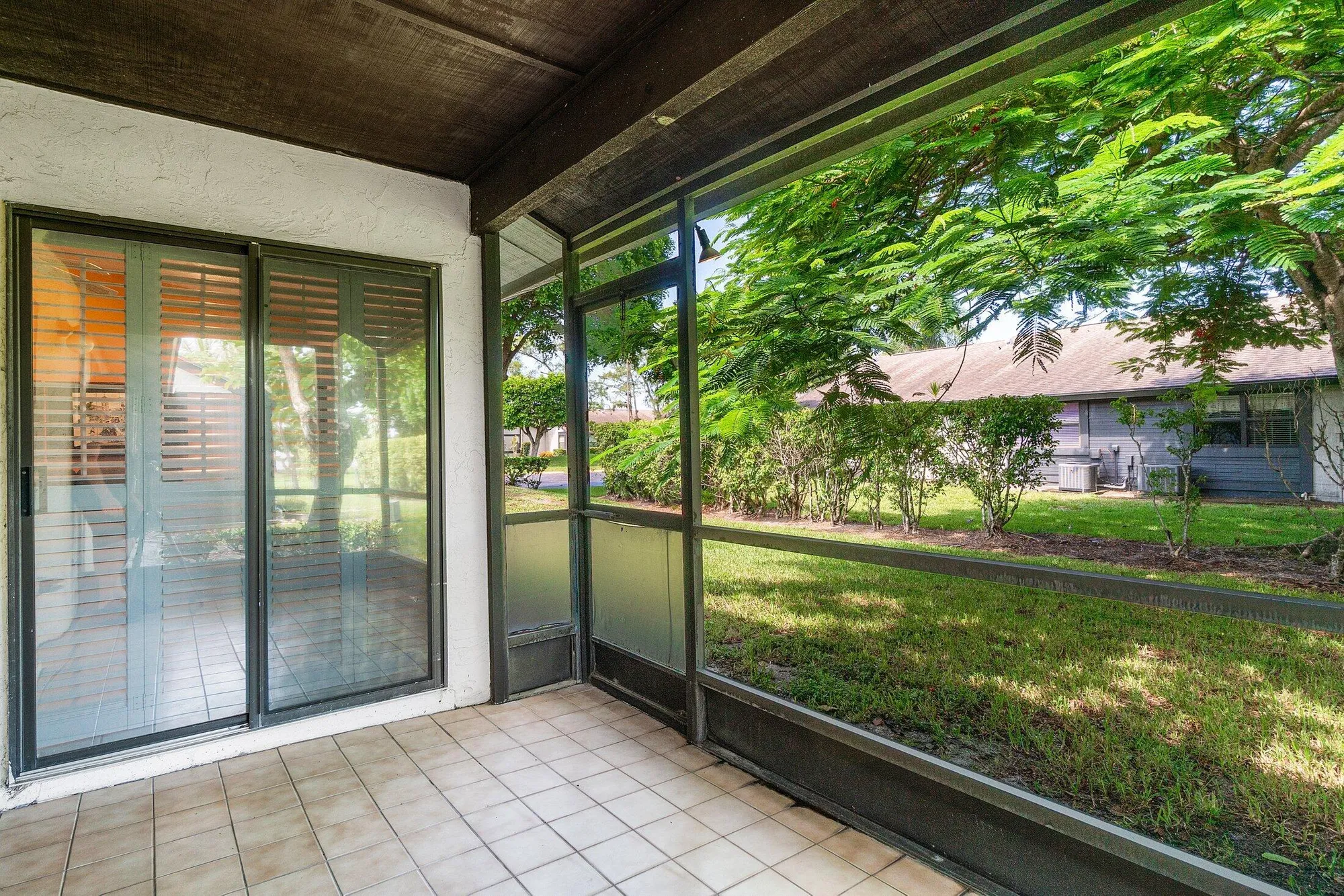 Property Slideshow image 23 of 28 | 476 lynbrook ct, Royal Palm Beach, FL, 33411