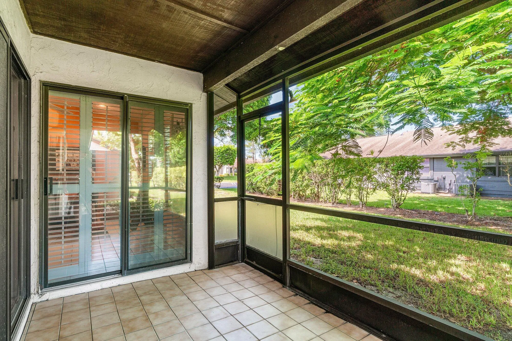 Property Slideshow image 24 of 28 | 476 lynbrook ct, Royal Palm Beach, FL, 33411