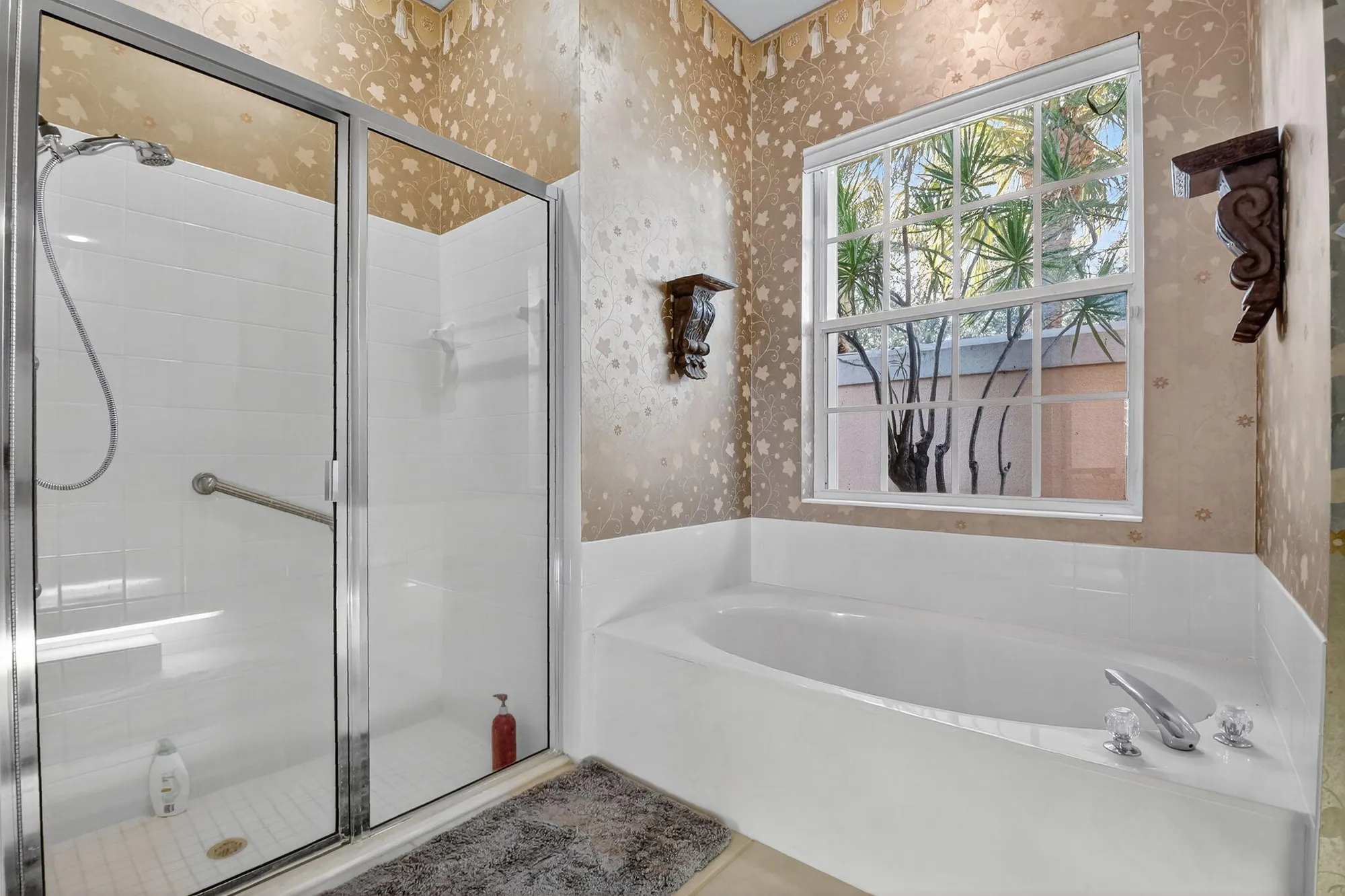 Property Slideshow image 19 of 66 | 2157 allen creek rd, West Palm Beach, FL, 33411