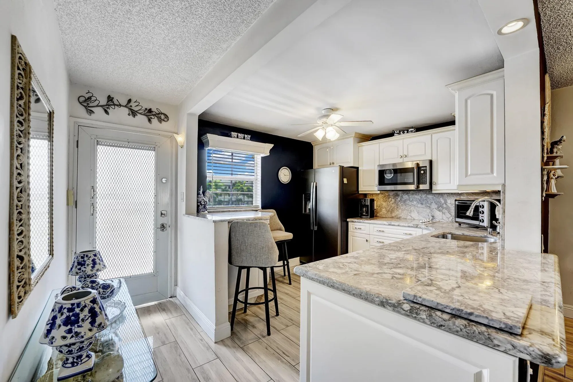 Property Slideshow image 4 of 28 | 2615 ne 1st ct 204, Boynton Beach, FL, 33435