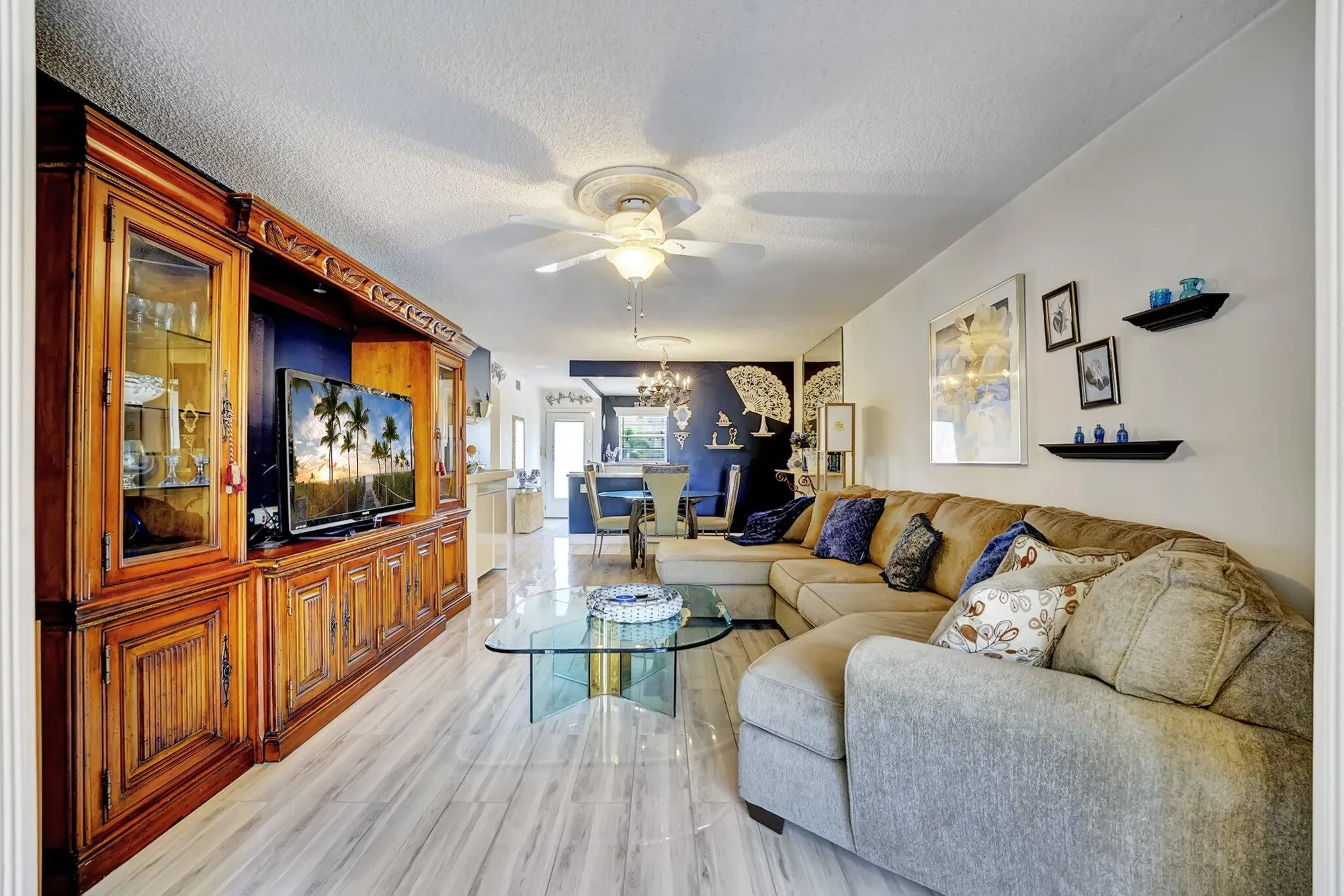 Property Slideshow image 11 of 28 | 2615 ne 1st ct 204, Boynton Beach, FL, 33435