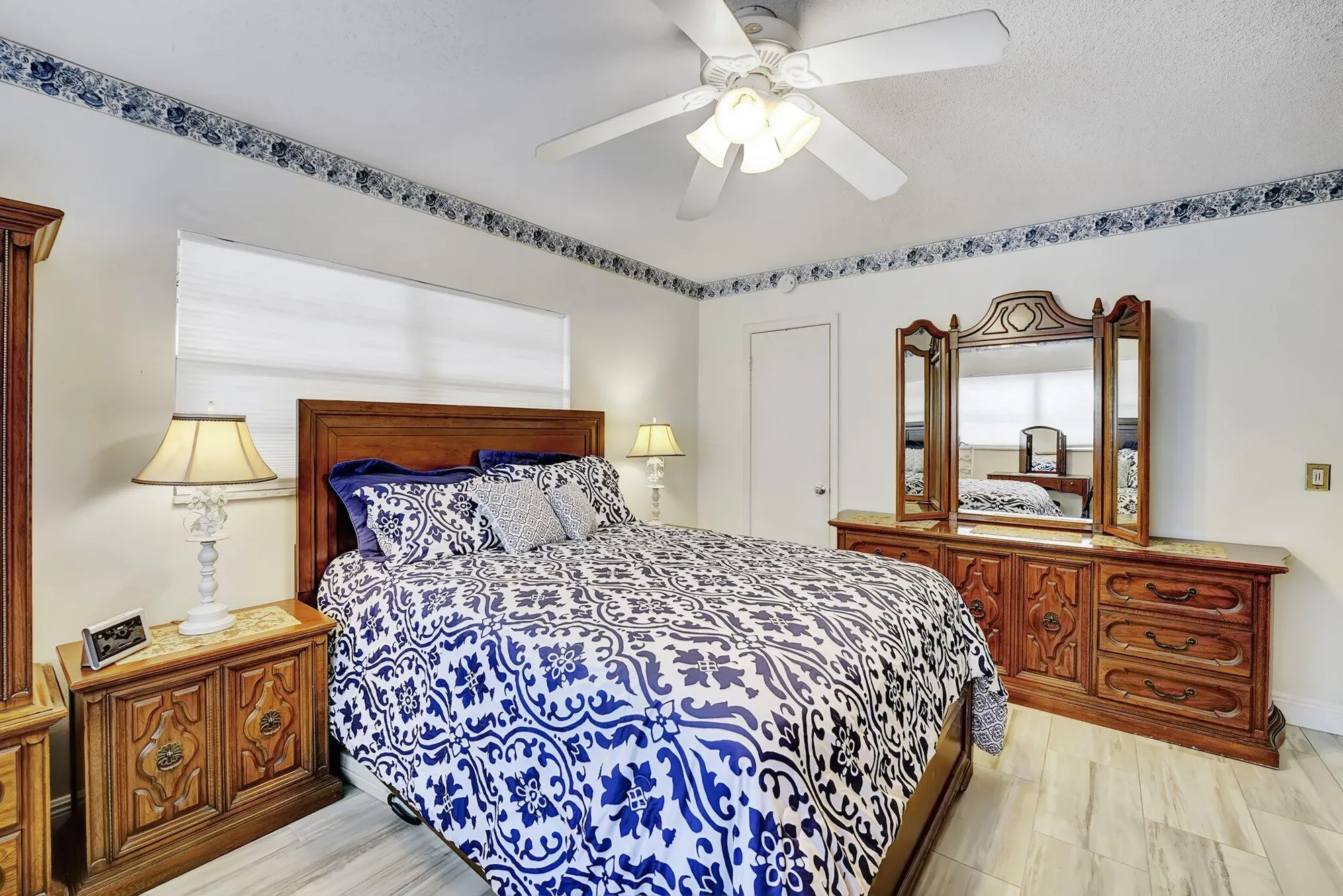 Property Slideshow image 16 of 28 | 2615 ne 1st ct 204, Boynton Beach, FL, 33435