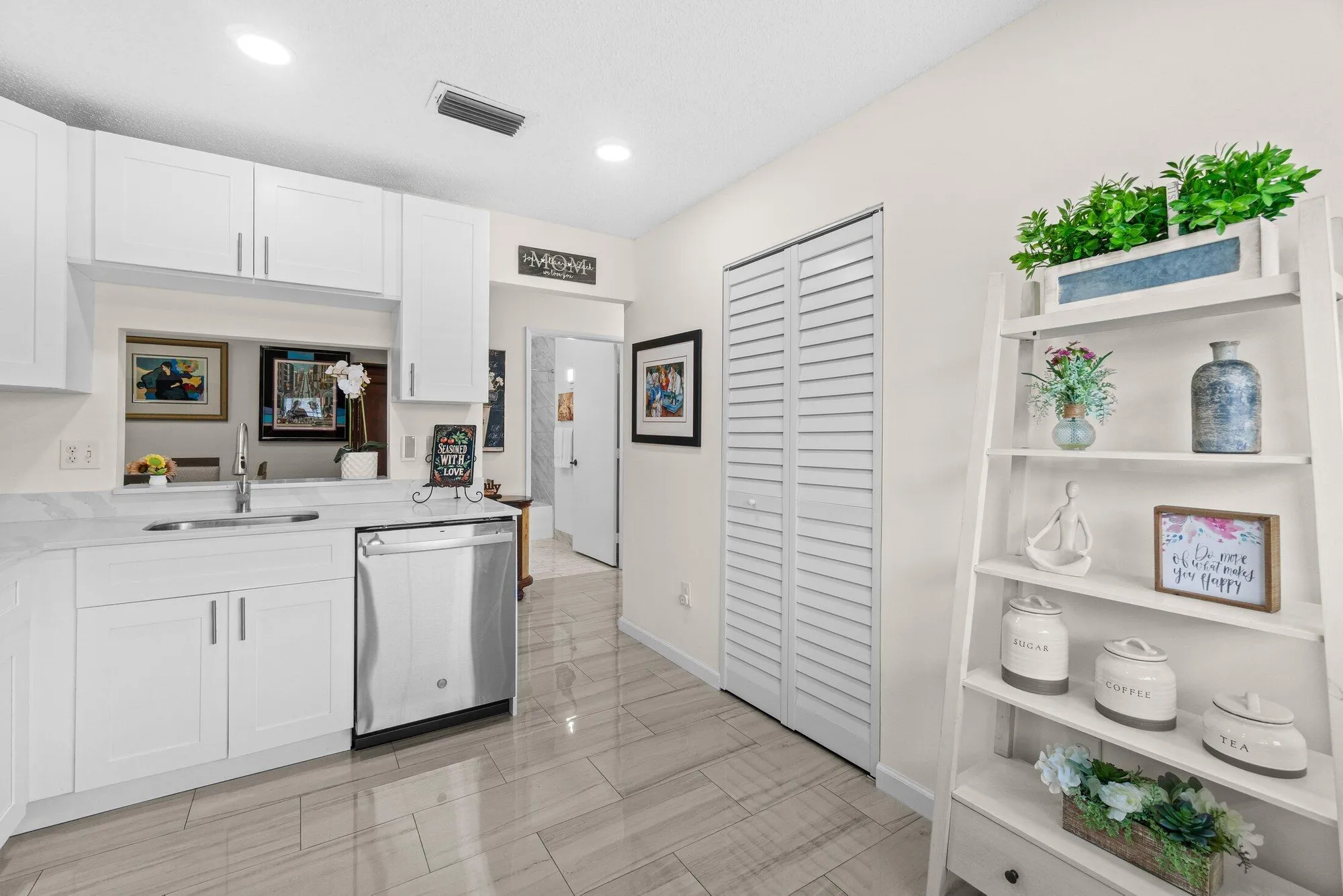 Property Slideshow image 10 of 41 | 15011 ashland cir apt 23, Delray Beach, FL, 33484