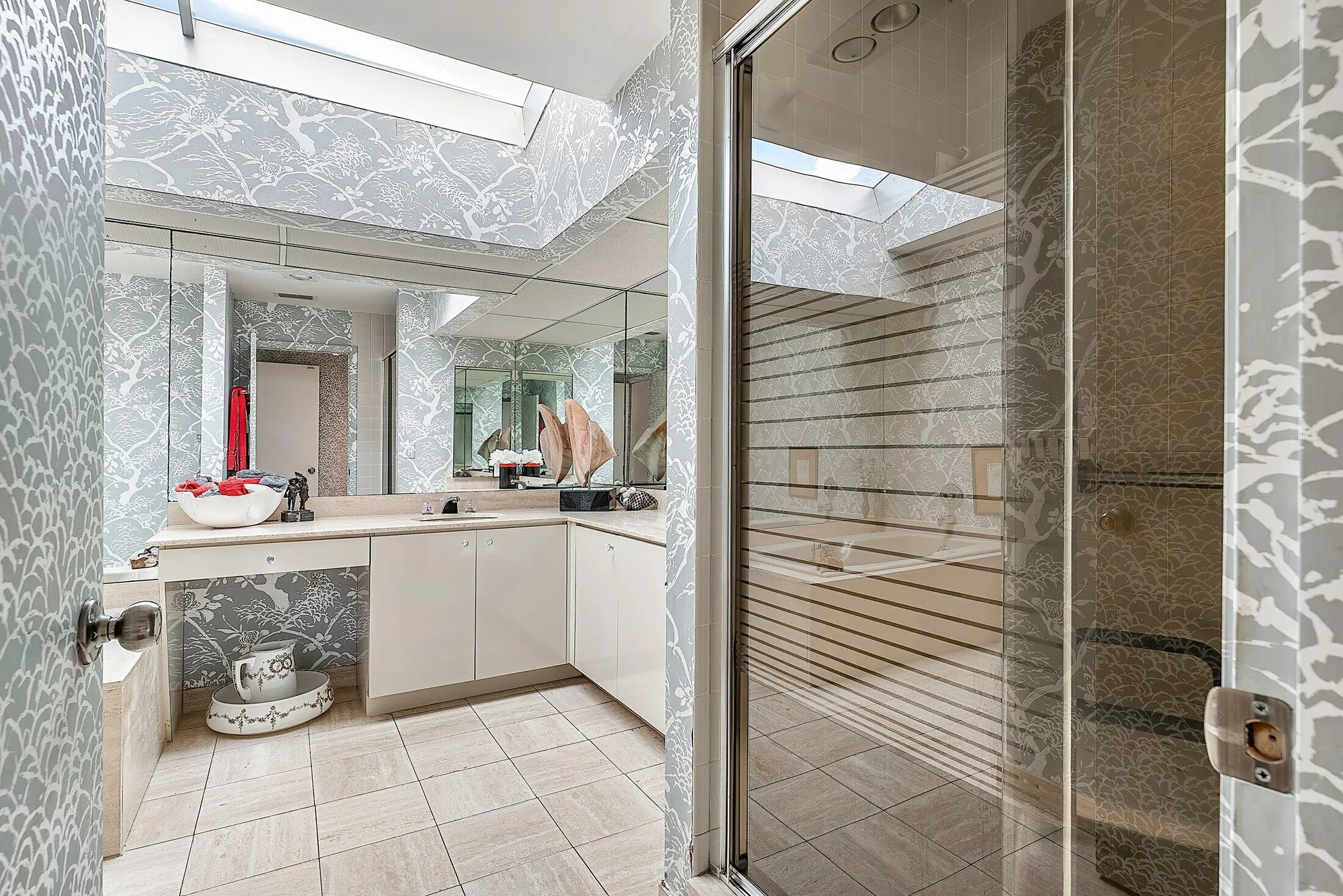 Property Slideshow image 32 of 73 | 14 oaks ln, Boynton Beach, FL, 33436
