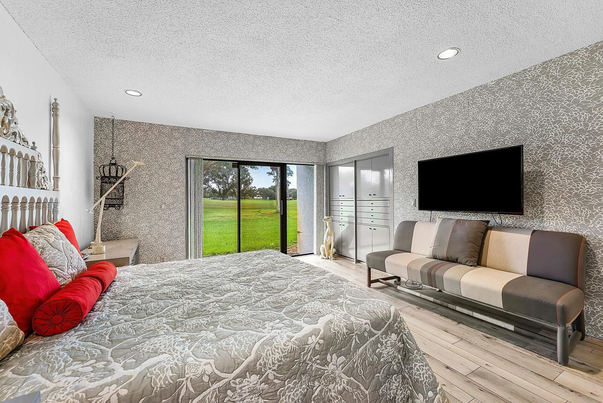 Property Slideshow image 30 of 73 | 14 oaks ln, Boynton Beach, FL, 33436