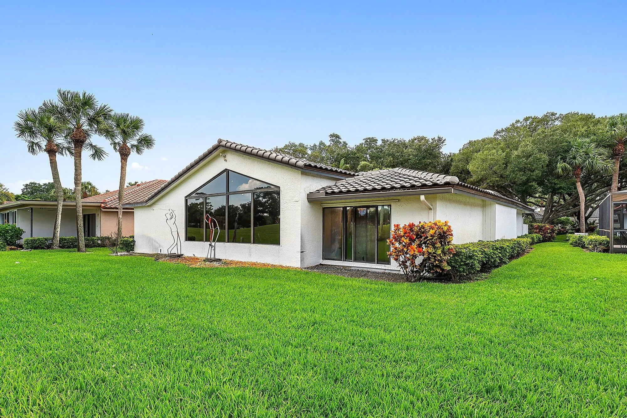 Property Slideshow image 37 of 73 | 14 oaks ln, Boynton Beach, FL, 33436