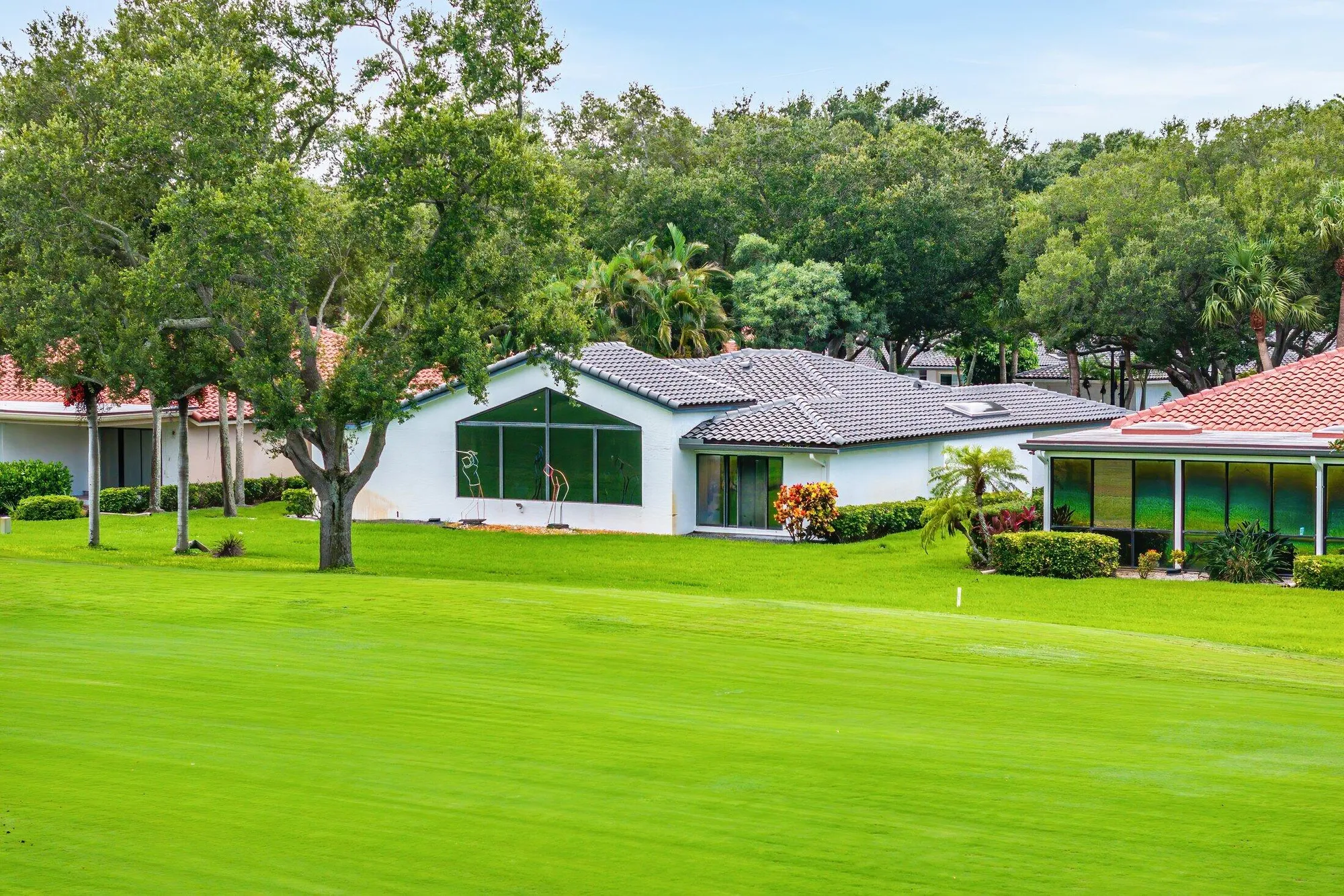 Property Slideshow image 44 of 73 | 14 oaks ln, Boynton Beach, FL, 33436