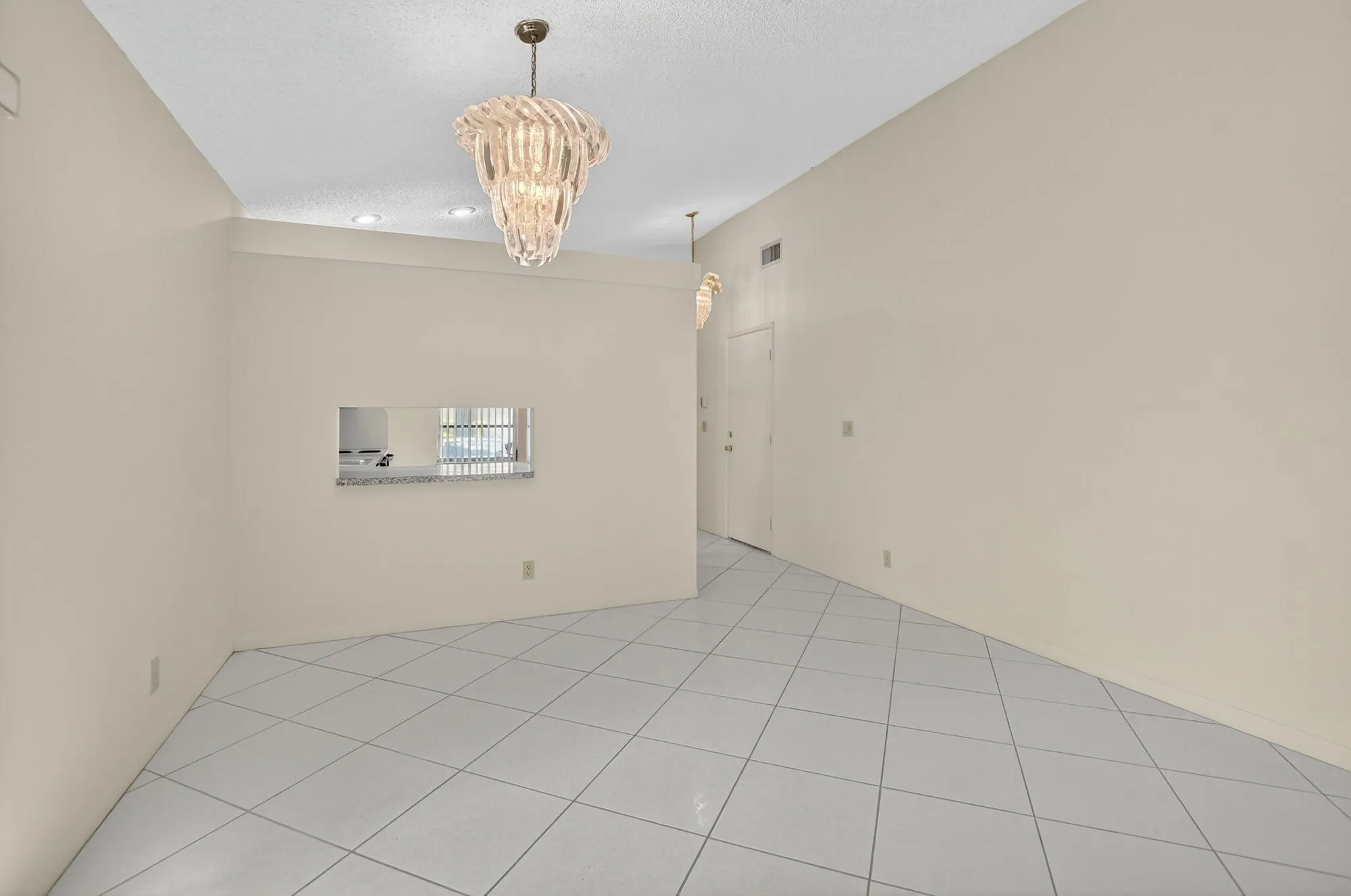 Property Slideshow image 8 of 65 | 8129 springtree rd, Boca Raton, FL, 33496