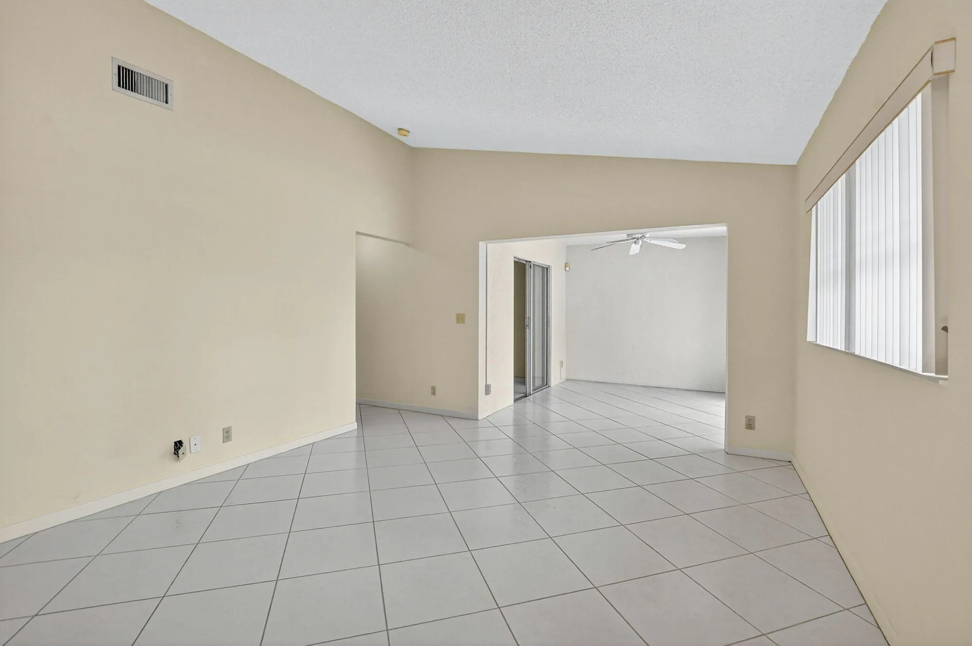 Property Slideshow image 9 of 65 | 8129 springtree rd, Boca Raton, FL, 33496