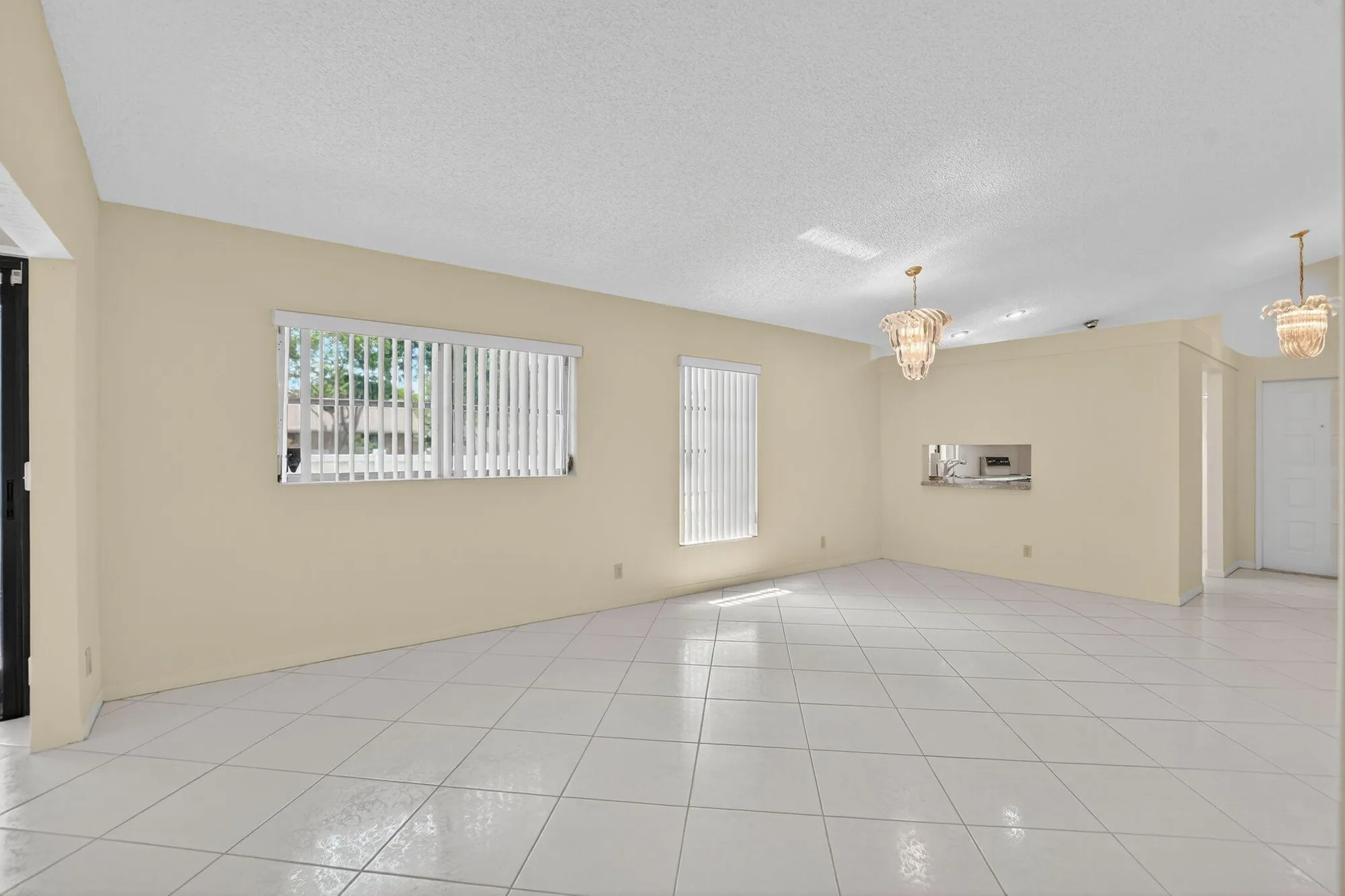 Property Slideshow image 11 of 65 | 8129 springtree rd, Boca Raton, FL, 33496