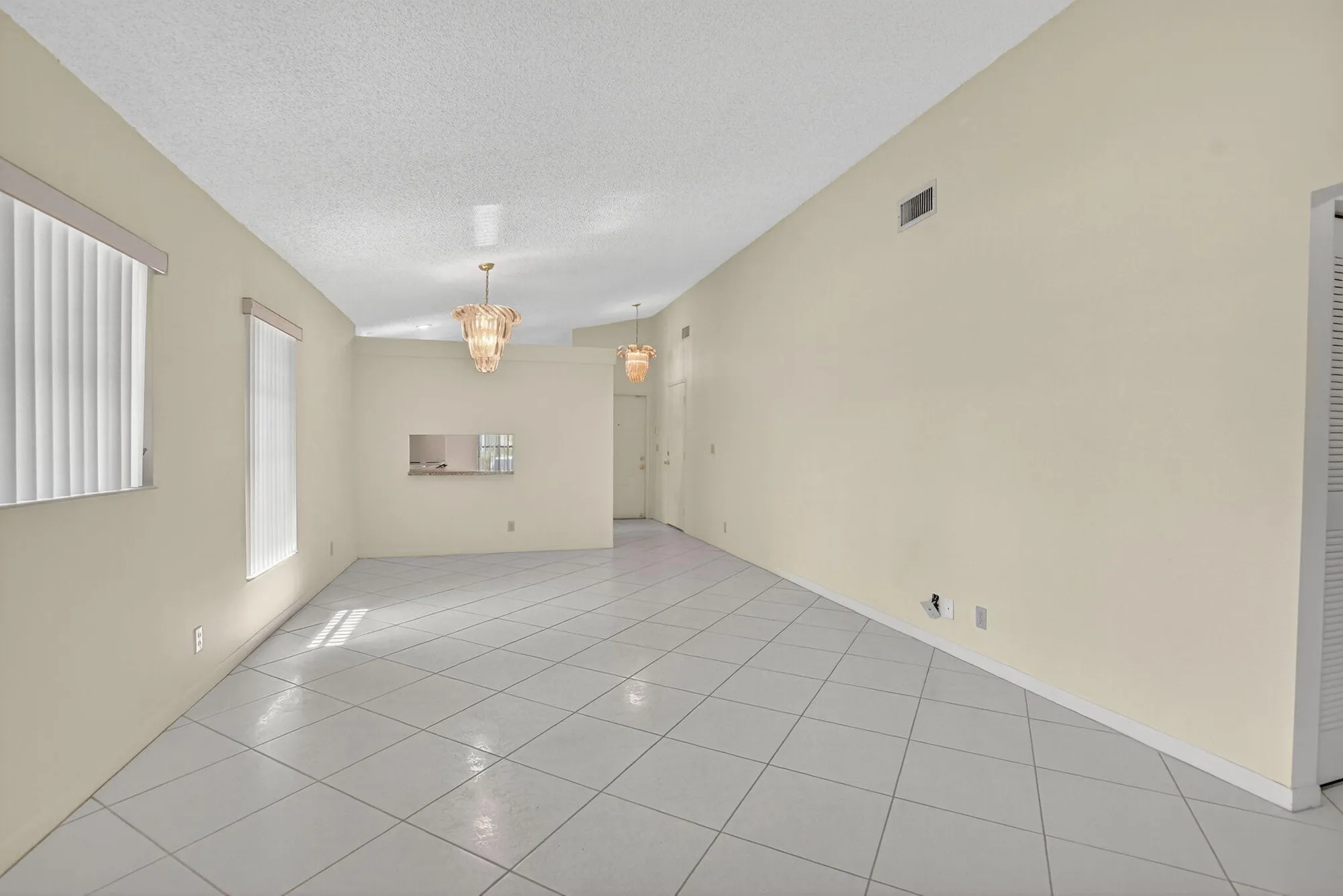 Property Slideshow image 12 of 65 | 8129 springtree rd, Boca Raton, FL, 33496