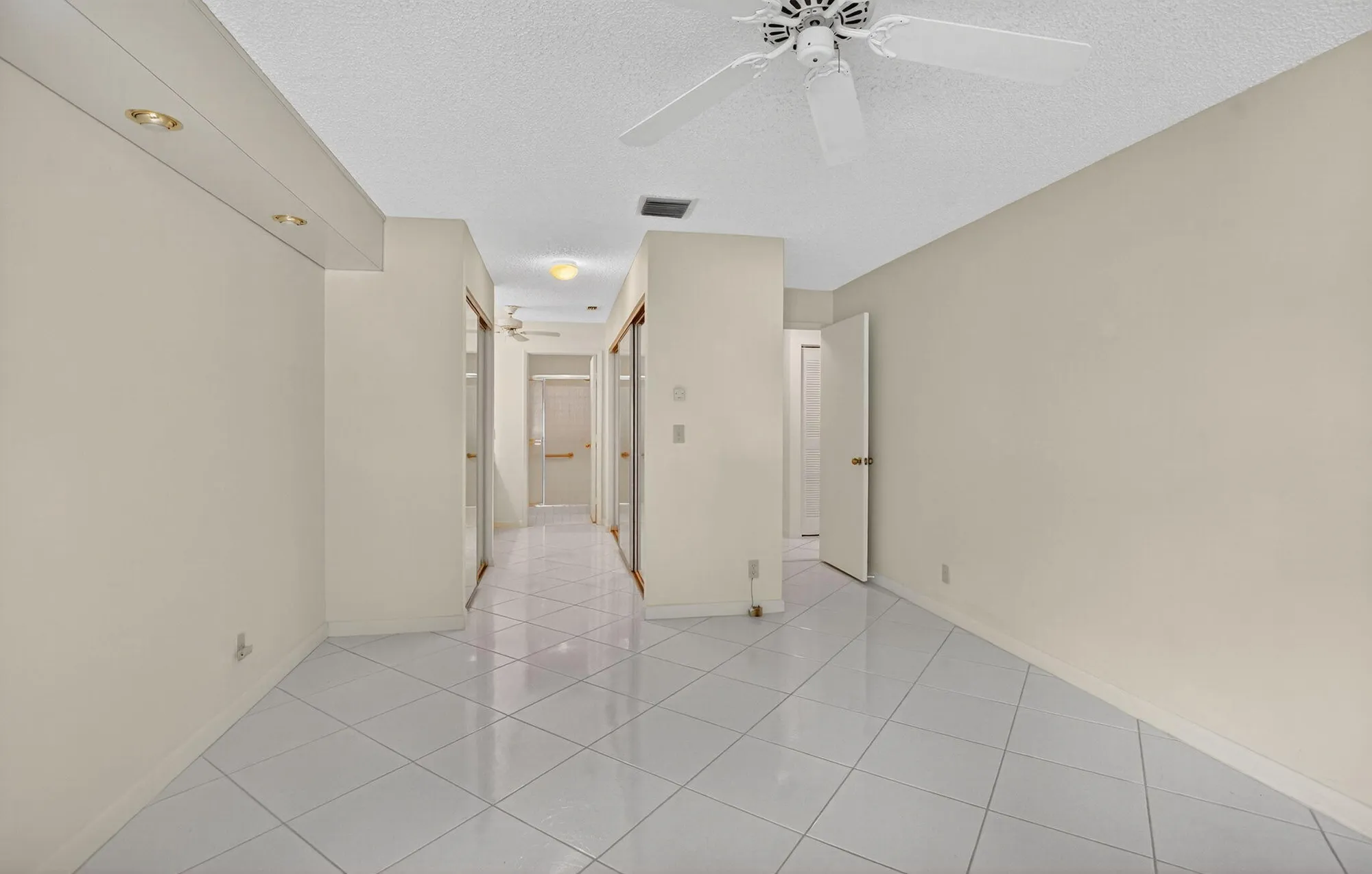 Property Slideshow image 19 of 65 | 8129 springtree rd, Boca Raton, FL, 33496