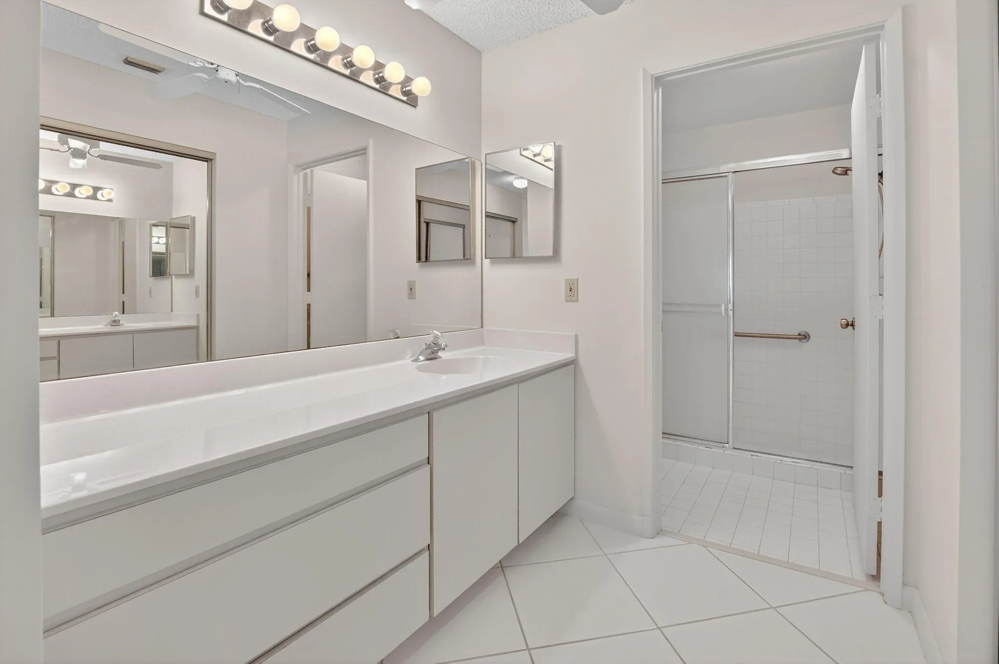 Property Slideshow image 21 of 65 | 8129 springtree rd, Boca Raton, FL, 33496