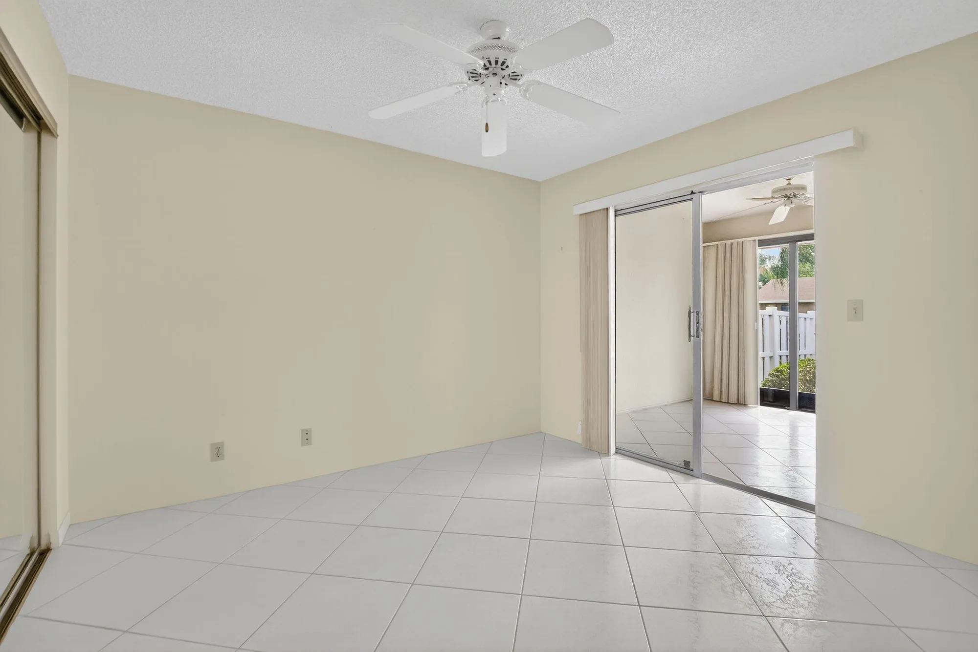 Property Slideshow image 24 of 65 | 8129 springtree rd, Boca Raton, FL, 33496