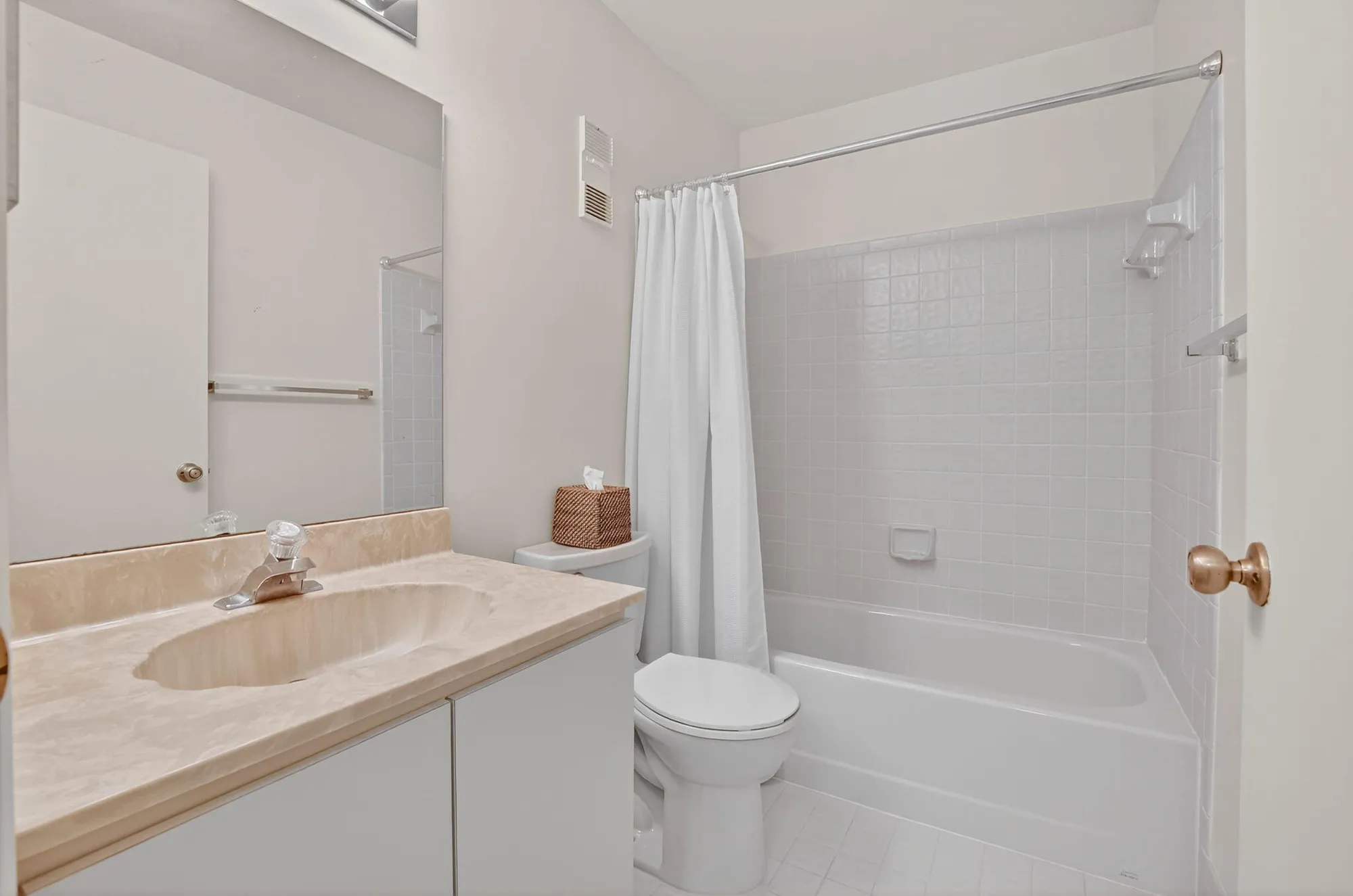 Property Slideshow image 27 of 65 | 8129 springtree rd, Boca Raton, FL, 33496