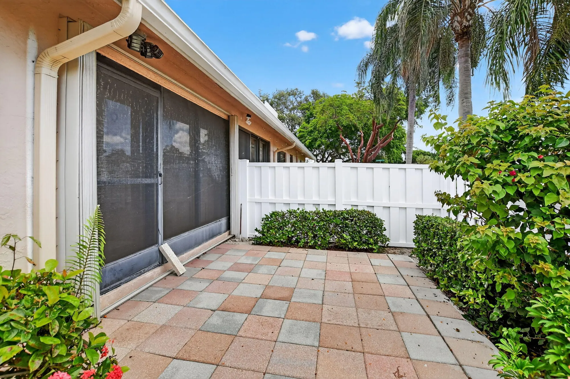 Property Slideshow image 30 of 65 | 8129 springtree rd, Boca Raton, FL, 33496