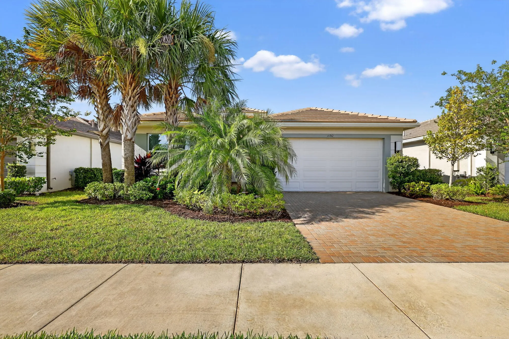Property Slideshow image 6 of 101 | 11742 sw sailfish isles way, Port Saint Lucie, FL, 34987