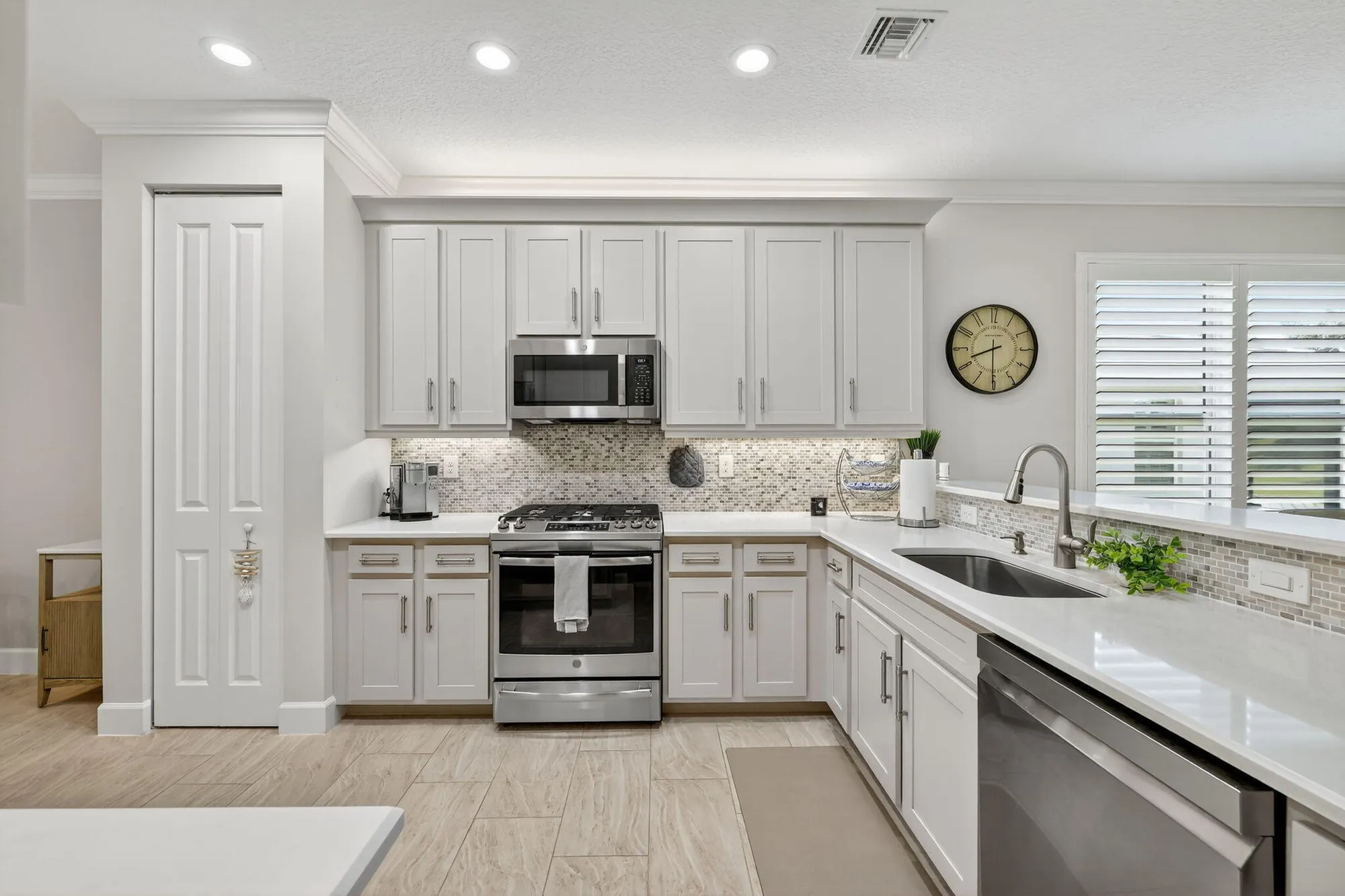 Property Slideshow image 14 of 102 | 10679 sw sunray st, Port Saint Lucie, FL, 34987