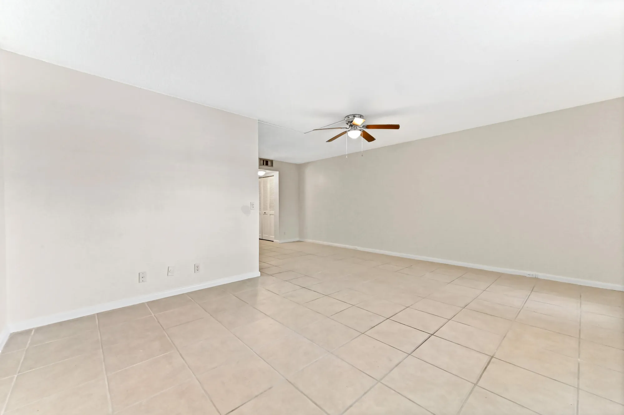 Property Slideshow image 10 of 28 | 1010 newcastle a # 1010, Boca Raton, FL, 33434