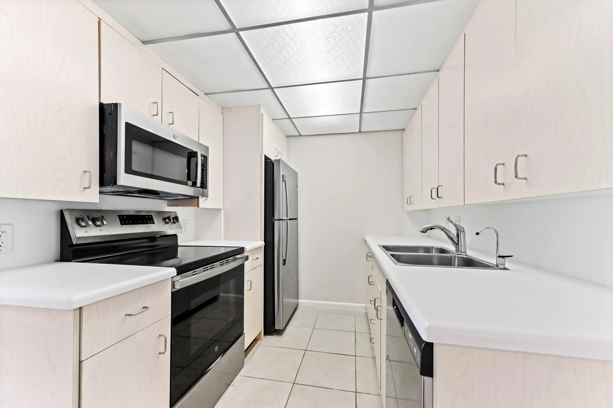 Property Slideshow image 6 of 28 | 1010 newcastle a # 1010, Boca Raton, FL, 33434