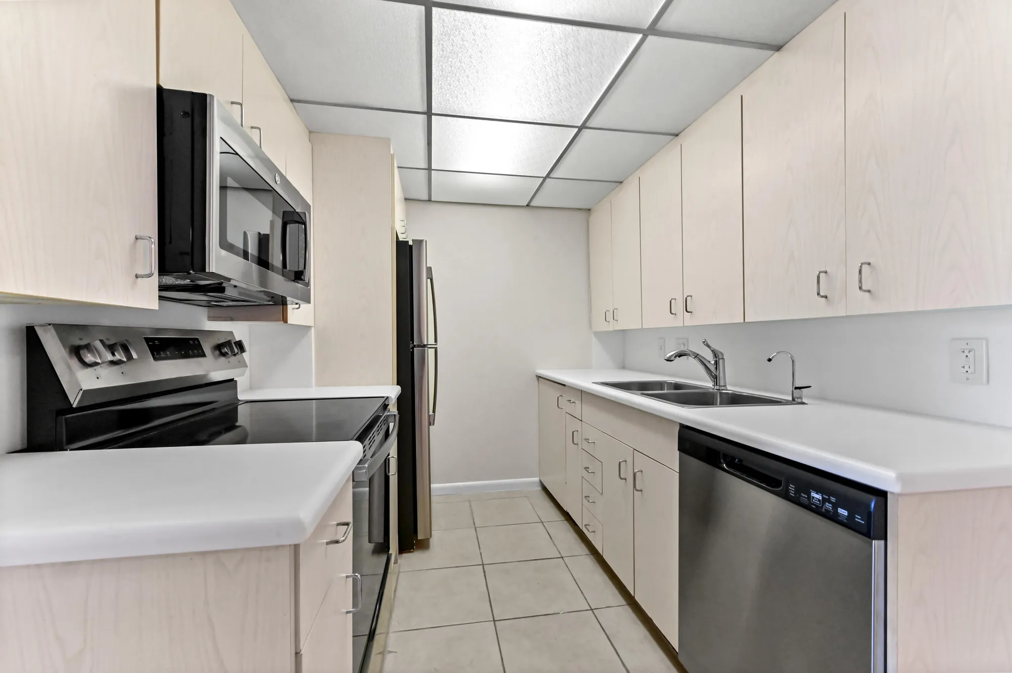 Property Slideshow image 5 of 28 | 1010 newcastle a # 1010, Boca Raton, FL, 33434