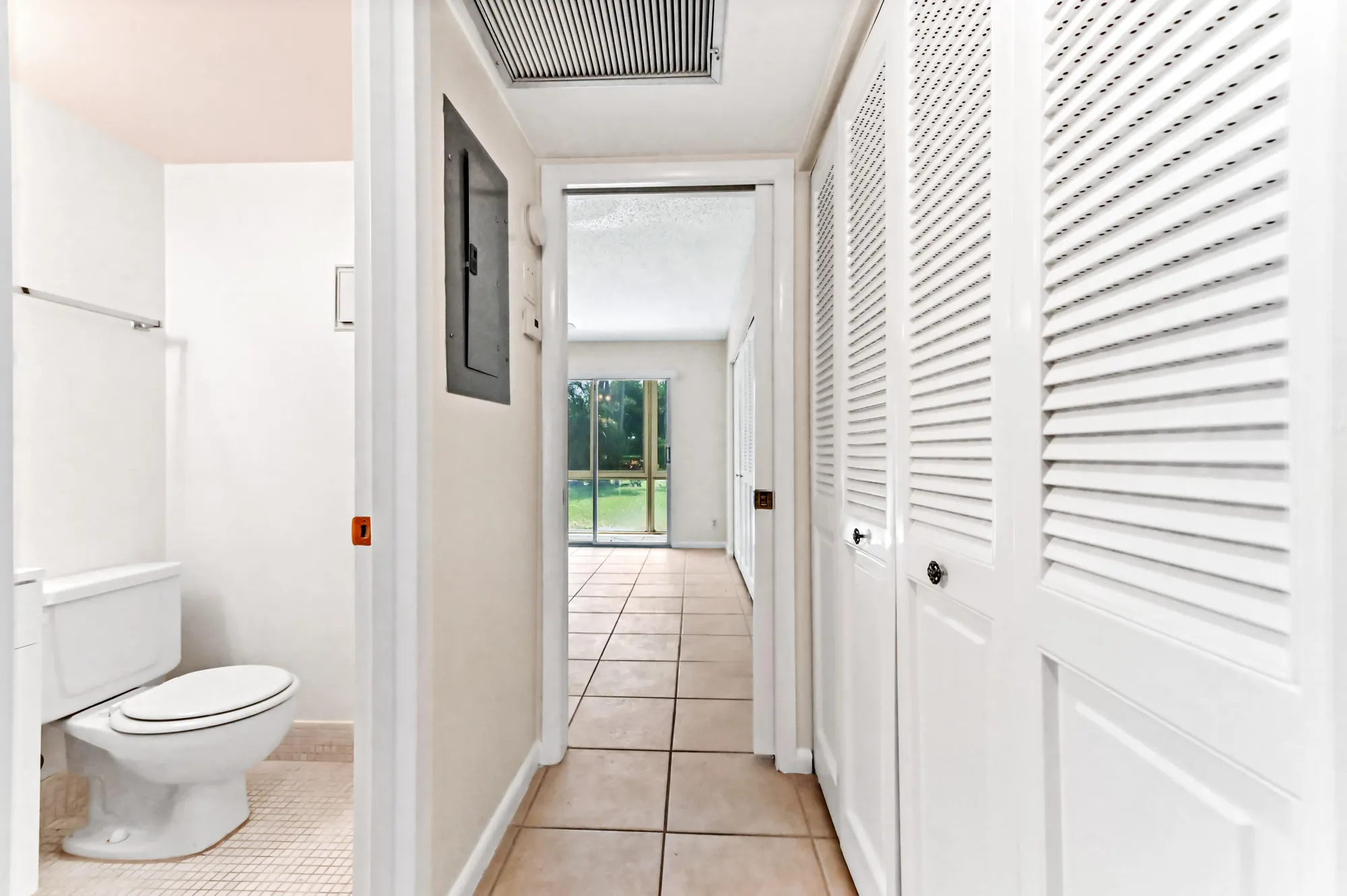 Property Slideshow image 12 of 28 | 1010 newcastle a # 1010, Boca Raton, FL, 33434