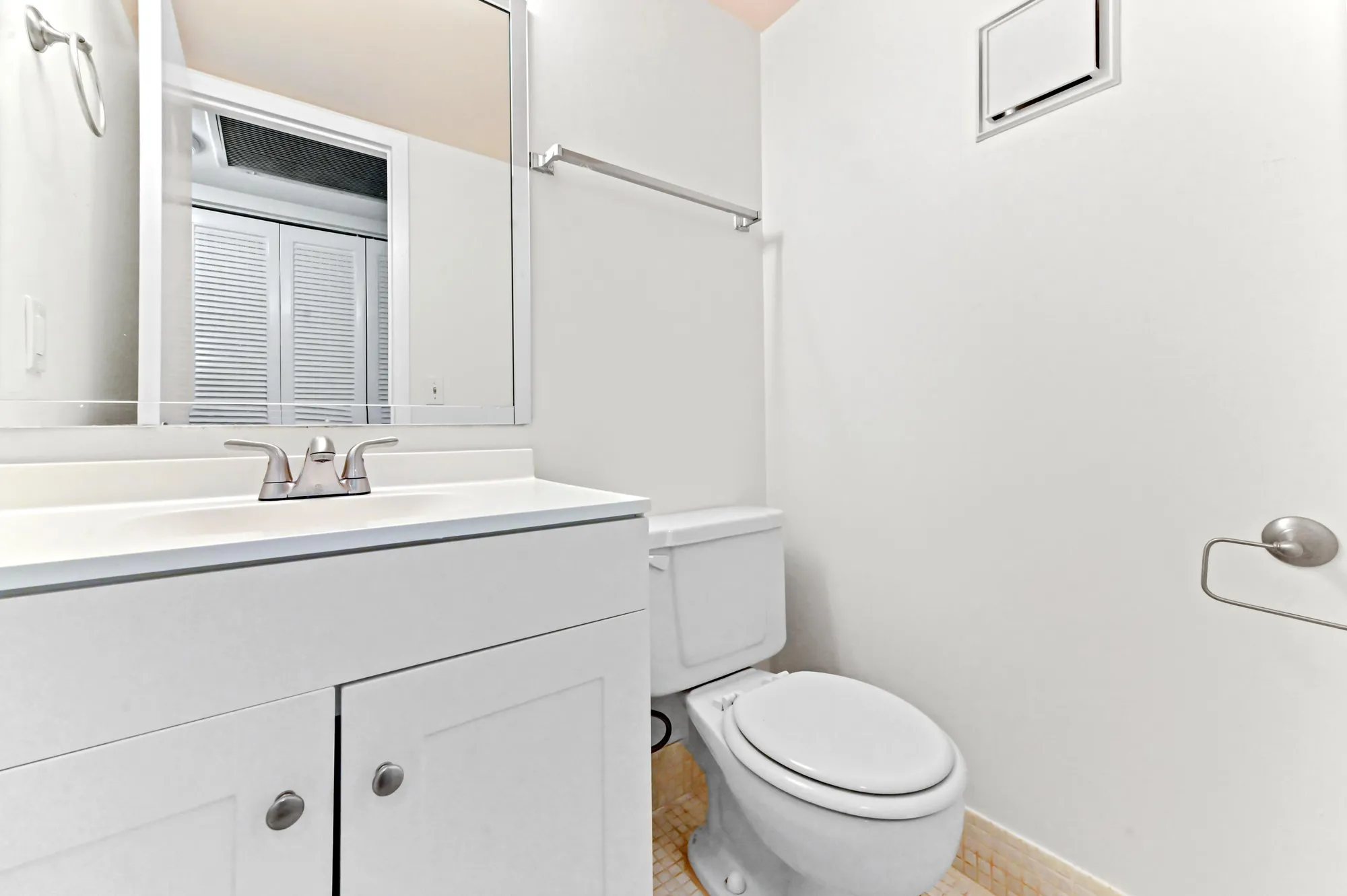 Property Slideshow image 13 of 28 | 1010 newcastle a # 1010, Boca Raton, FL, 33434