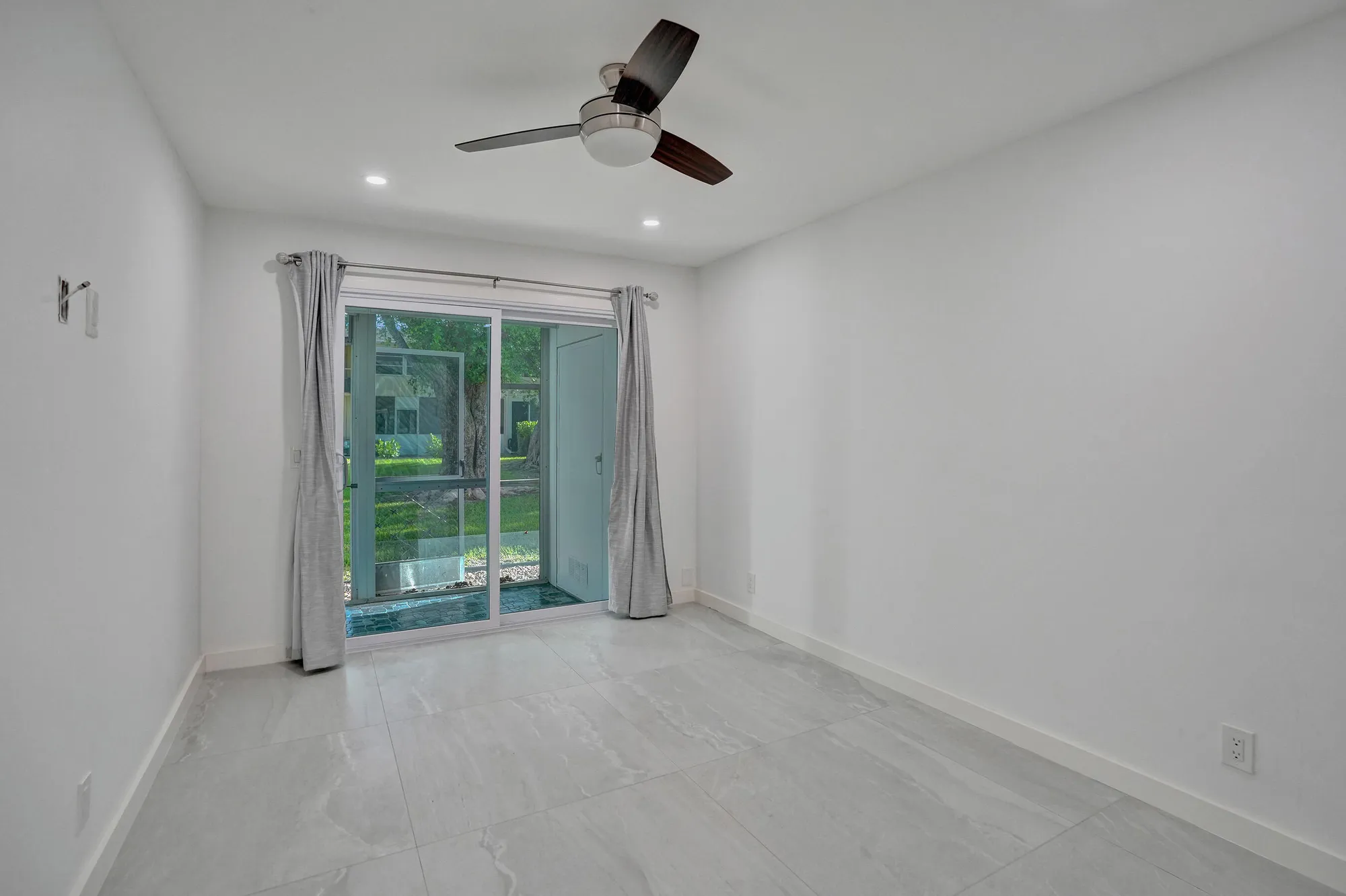 Property Slideshow image 31 of 39 | 8 richmond b # 8, Deerfield Beach, FL, 33442