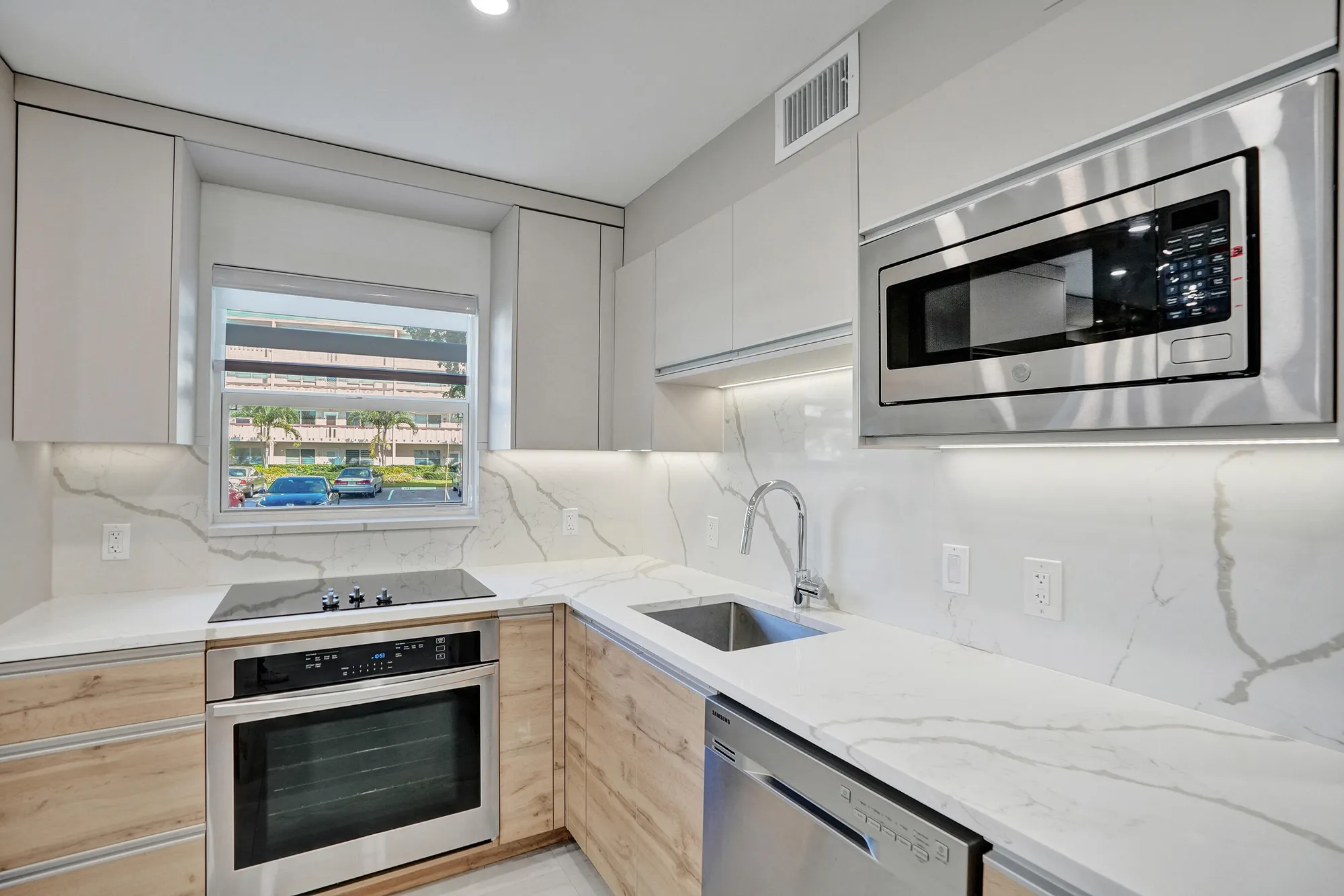 Property Slideshow image 9 of 39 | 8 richmond b # 8, Deerfield Beach, FL, 33442