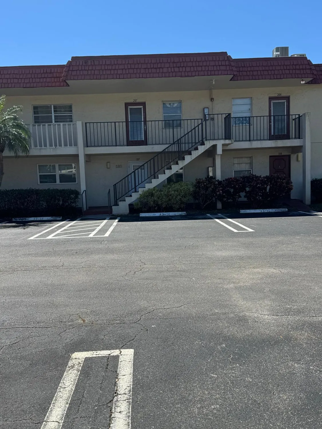 Property Slideshow image 28 of 32 | 33 abbey ln apt 207, Delray Beach, FL, 33446