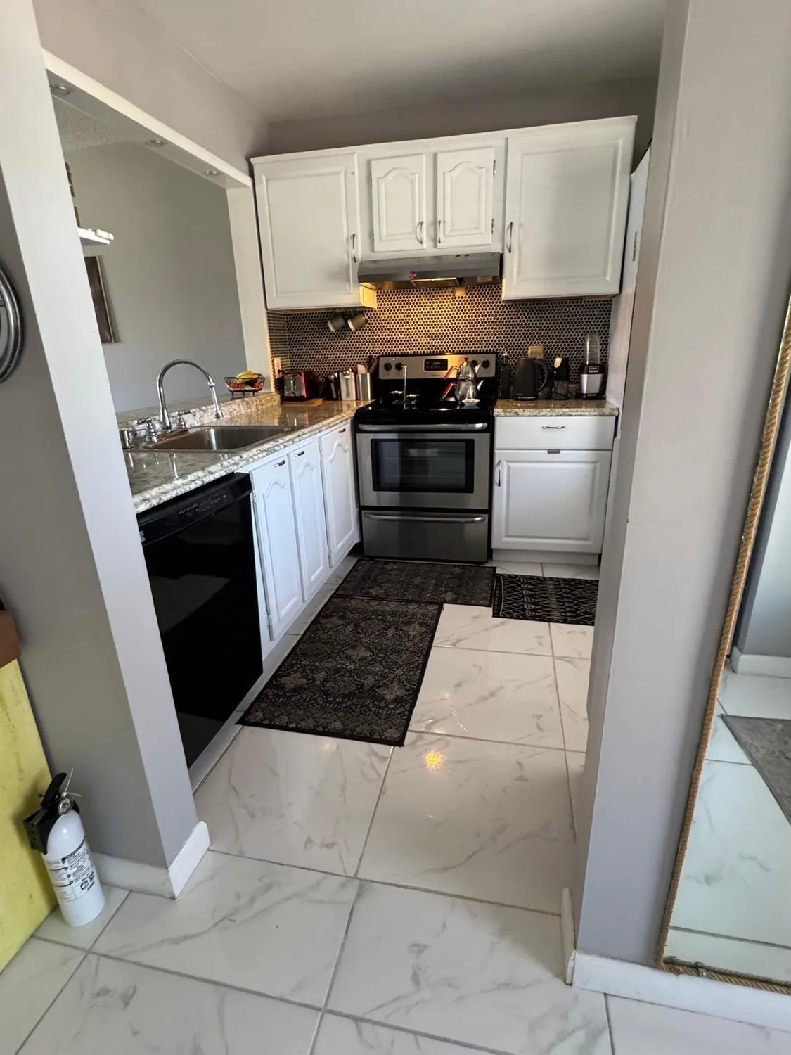 Property Slideshow image 13 of 32 | 33 abbey ln apt 207, Delray Beach, FL, 33446