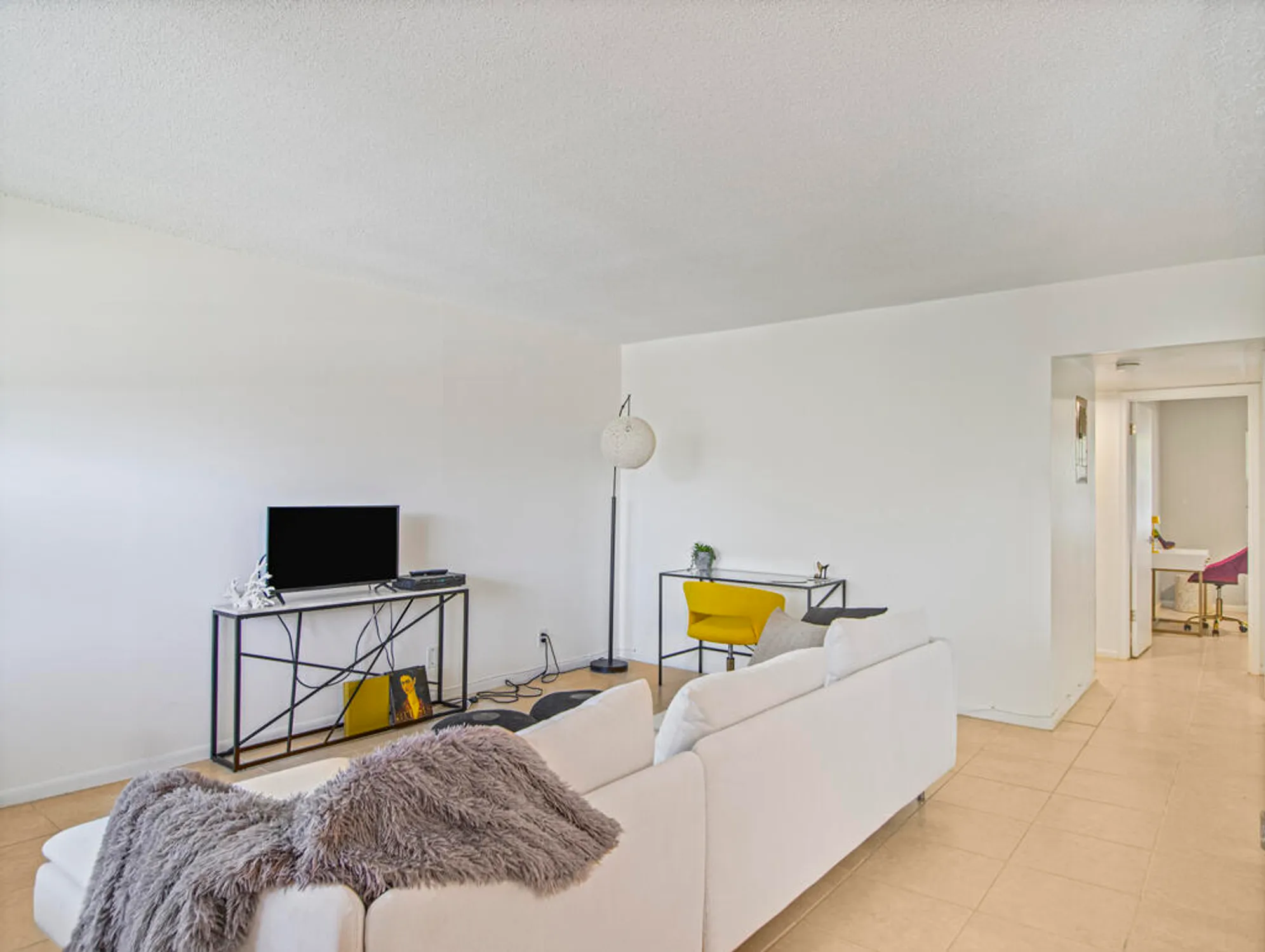 Property Slideshow image 6 of 38 | 302 norwich m # 302, West Palm Beach, FL, 33417
