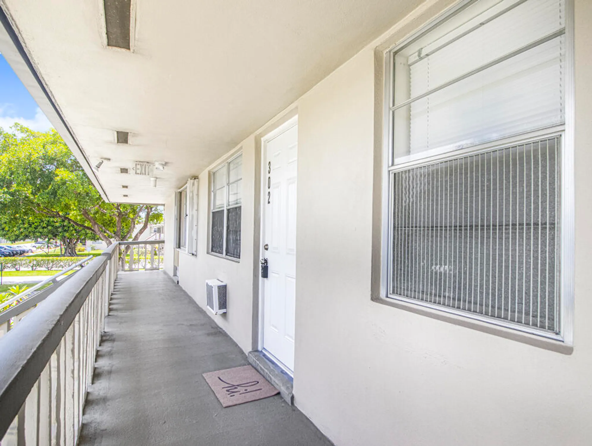 Property Slideshow image 5 of 38 | 302 norwich m # 302, West Palm Beach, FL, 33417