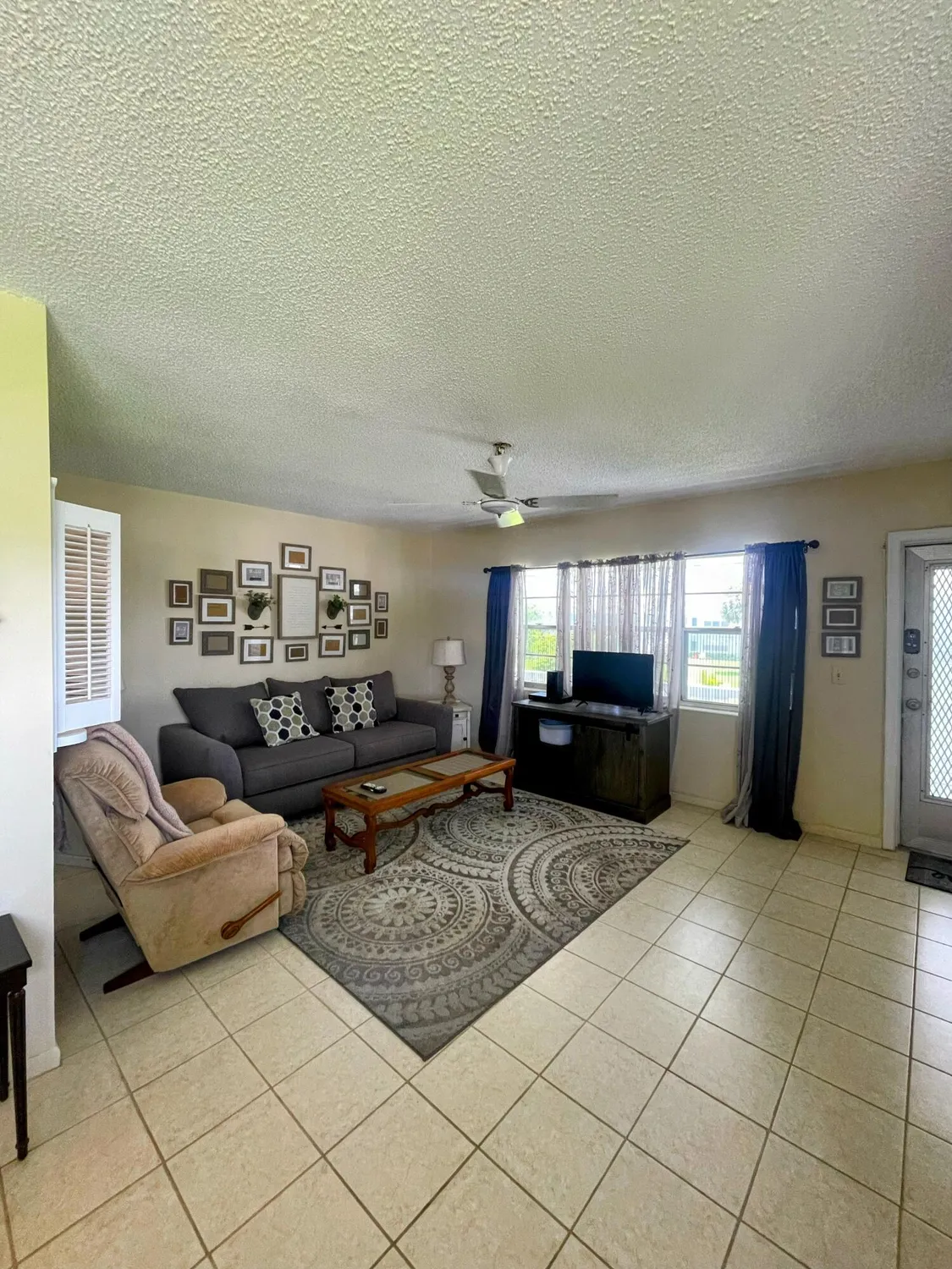 Property Slideshow image 8 of 19 | 113 easthampton e unit e, West Palm Beach, FL, 33417
