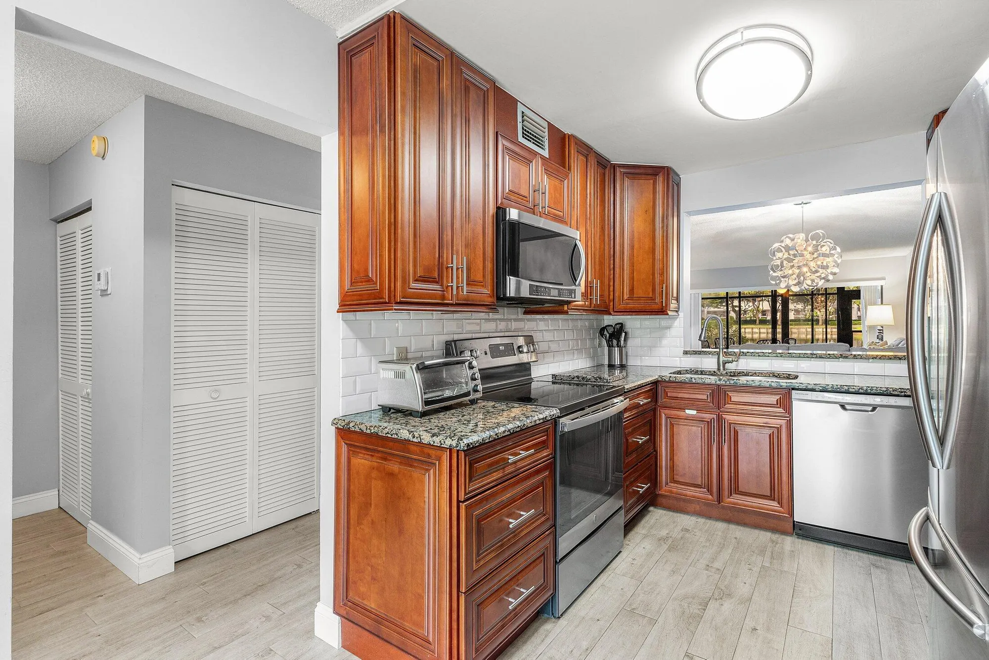 Property Slideshow image 16 of 49 | 5106 oak hill ln 911, Delray Beach, FL, 33484