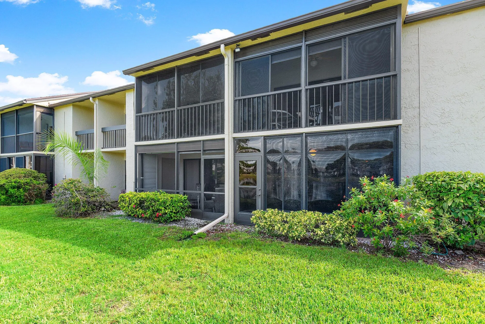 Property Slideshow image 27 of 49 | 5106 oak hill ln 911, Delray Beach, FL, 33484