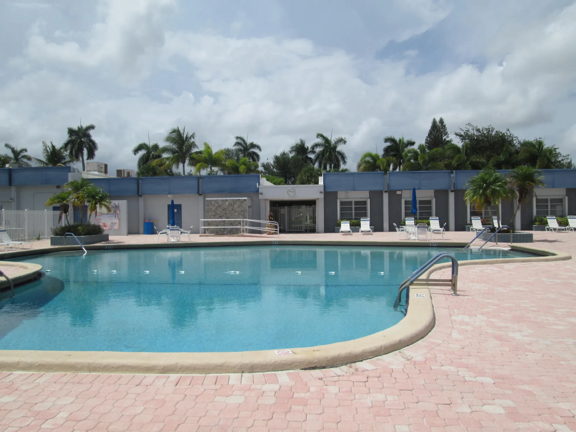 Property Slideshow image 31 of 46 | 2670 barkley dr e unit ee e, West Palm Beach, FL, 33415