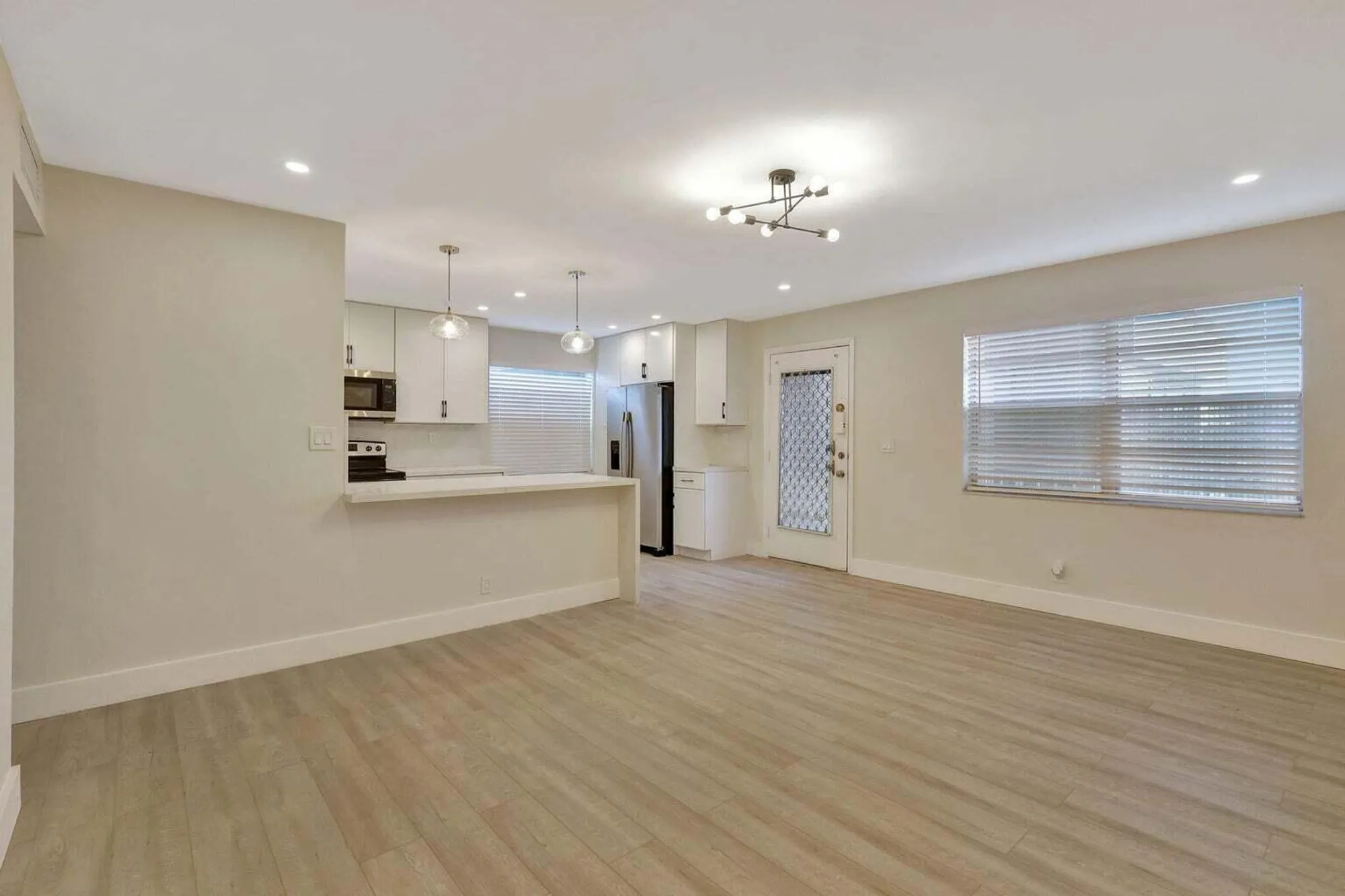 Property Slideshow image 8 of 55 | 802 burgundy q, Delray Beach, FL, 33484