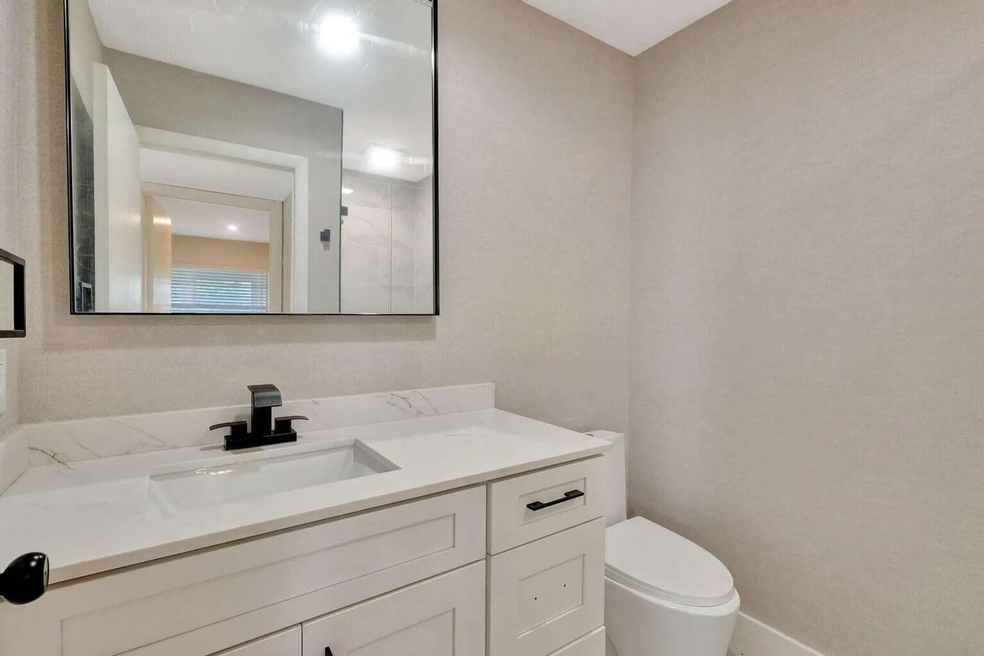 Property Slideshow image 14 of 55 | 802 burgundy q, Delray Beach, FL, 33484
