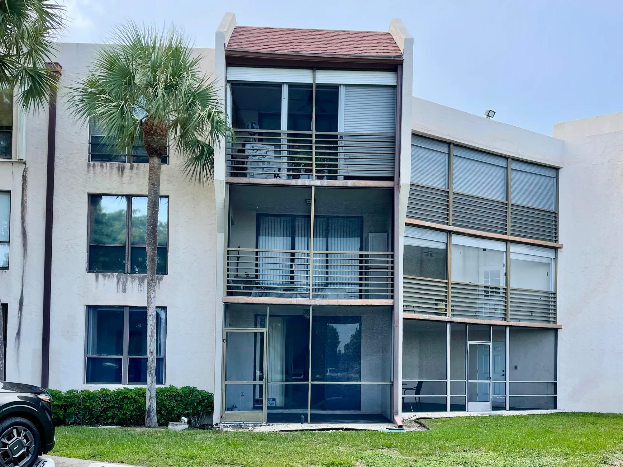 Property Slideshow image 12 of 19 | 6451 n university dr apt 107, Tamarac, FL, 33321