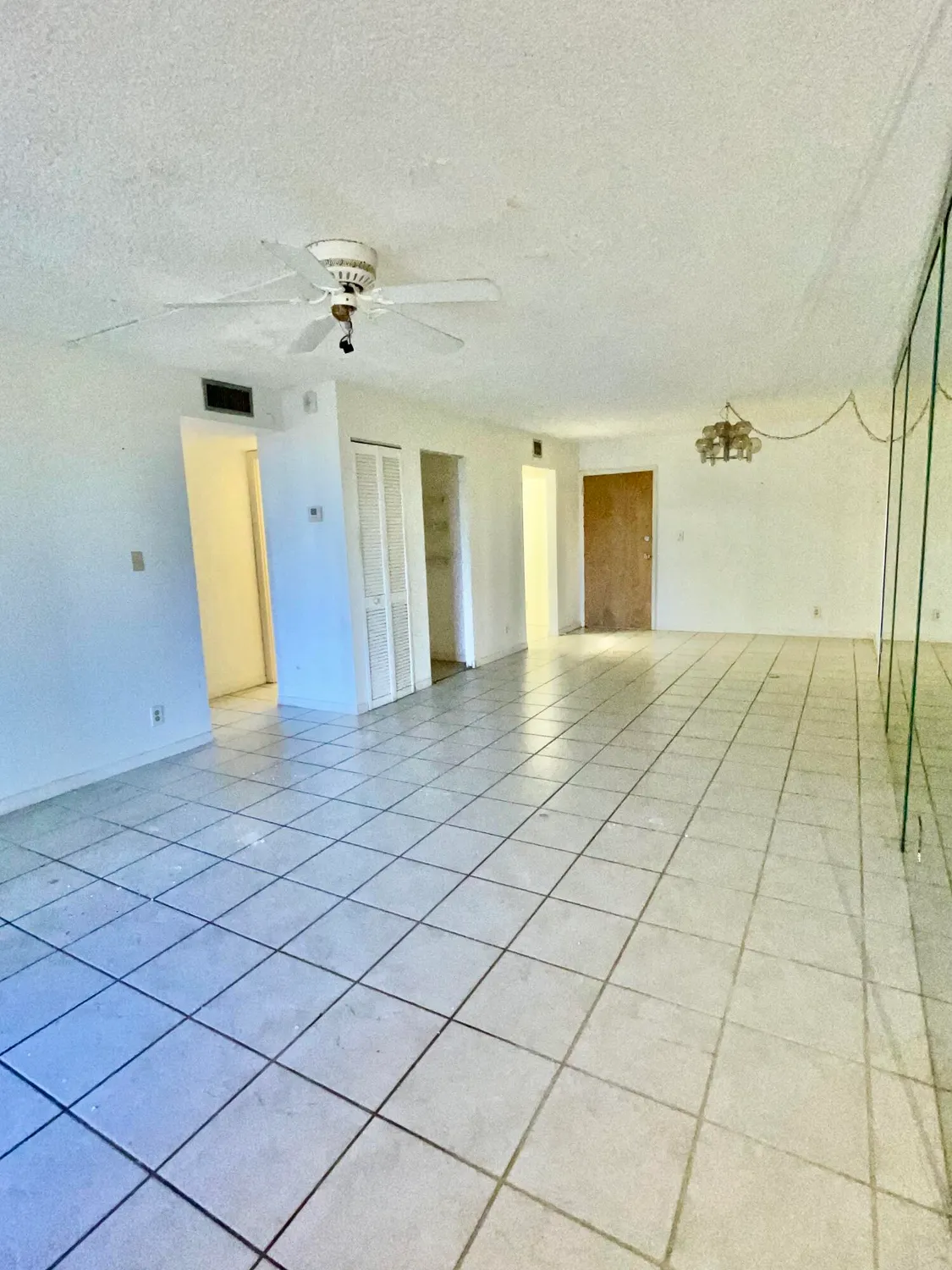 Property Slideshow image 4 of 19 | 6451 n university dr apt 107, Tamarac, FL, 33321