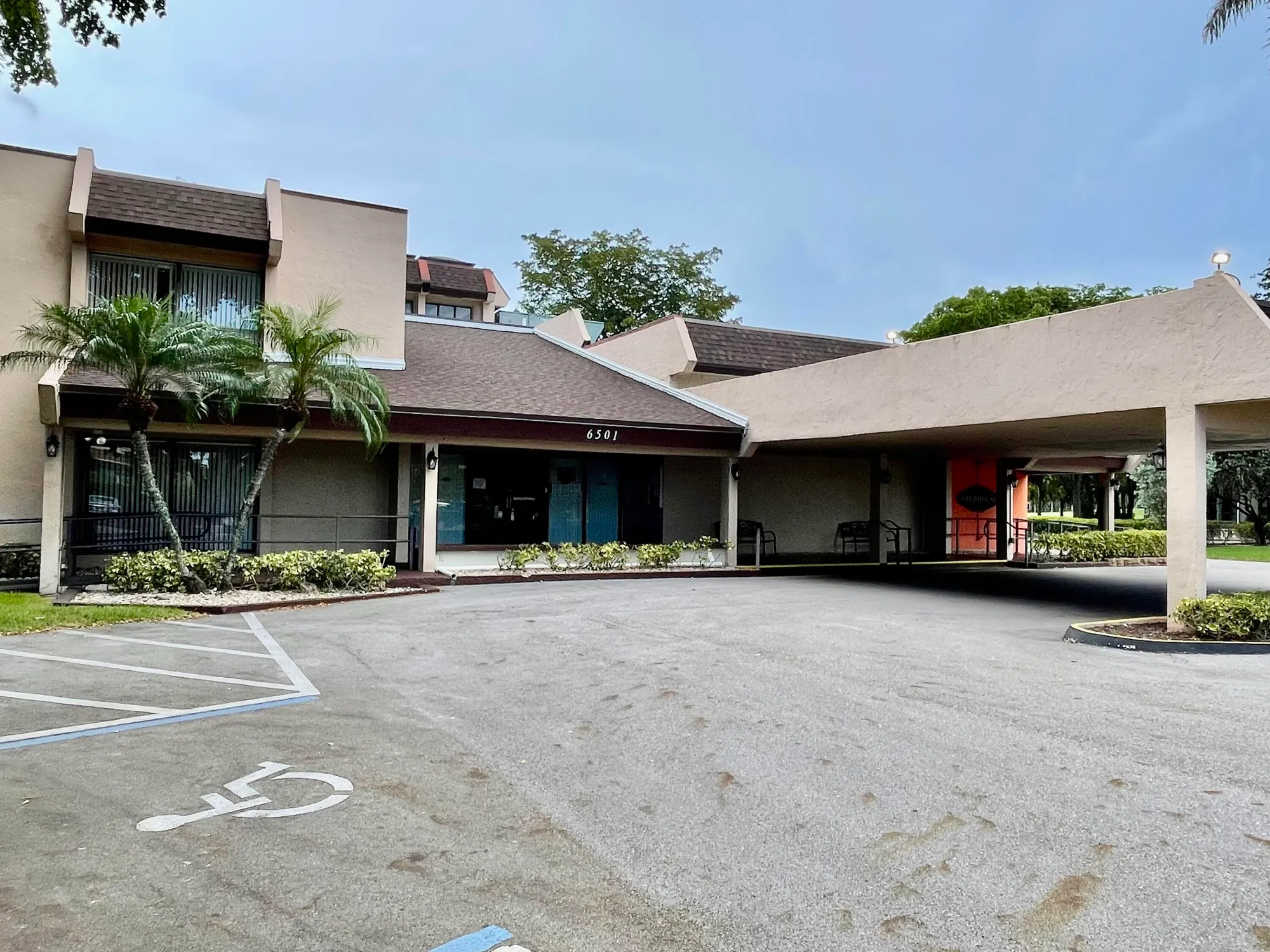 Property Slideshow image 15 of 19 | 6451 n university dr apt 107, Tamarac, FL, 33321