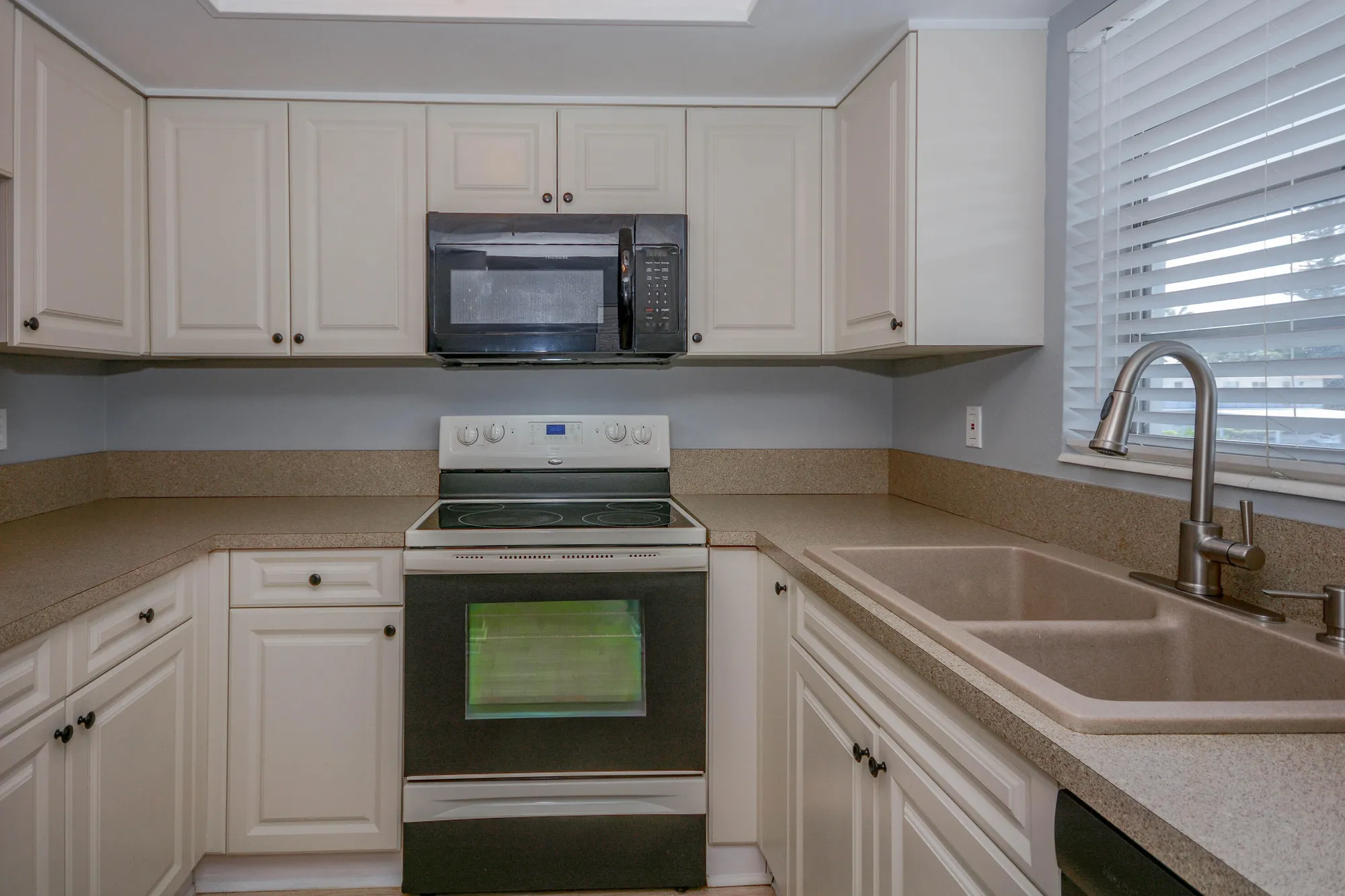 Property Slideshow image 4 of 28 | 2950 se ocean blvd 1-7, Stuart, FL, 34996