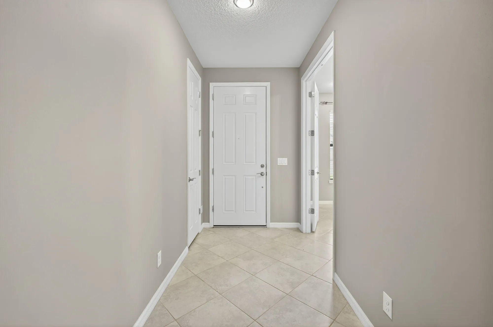 Property Slideshow image 5 of 77 | 194 se courances dr, Port Saint Lucie, FL, 34984